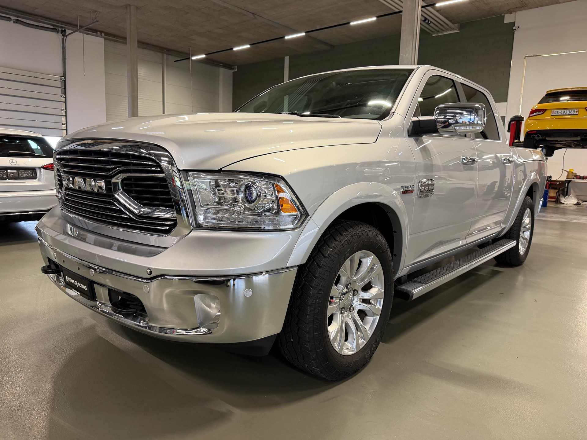 DODGE Ram CrewCab 1500 5.7HEMI *Longhorn*-image-1