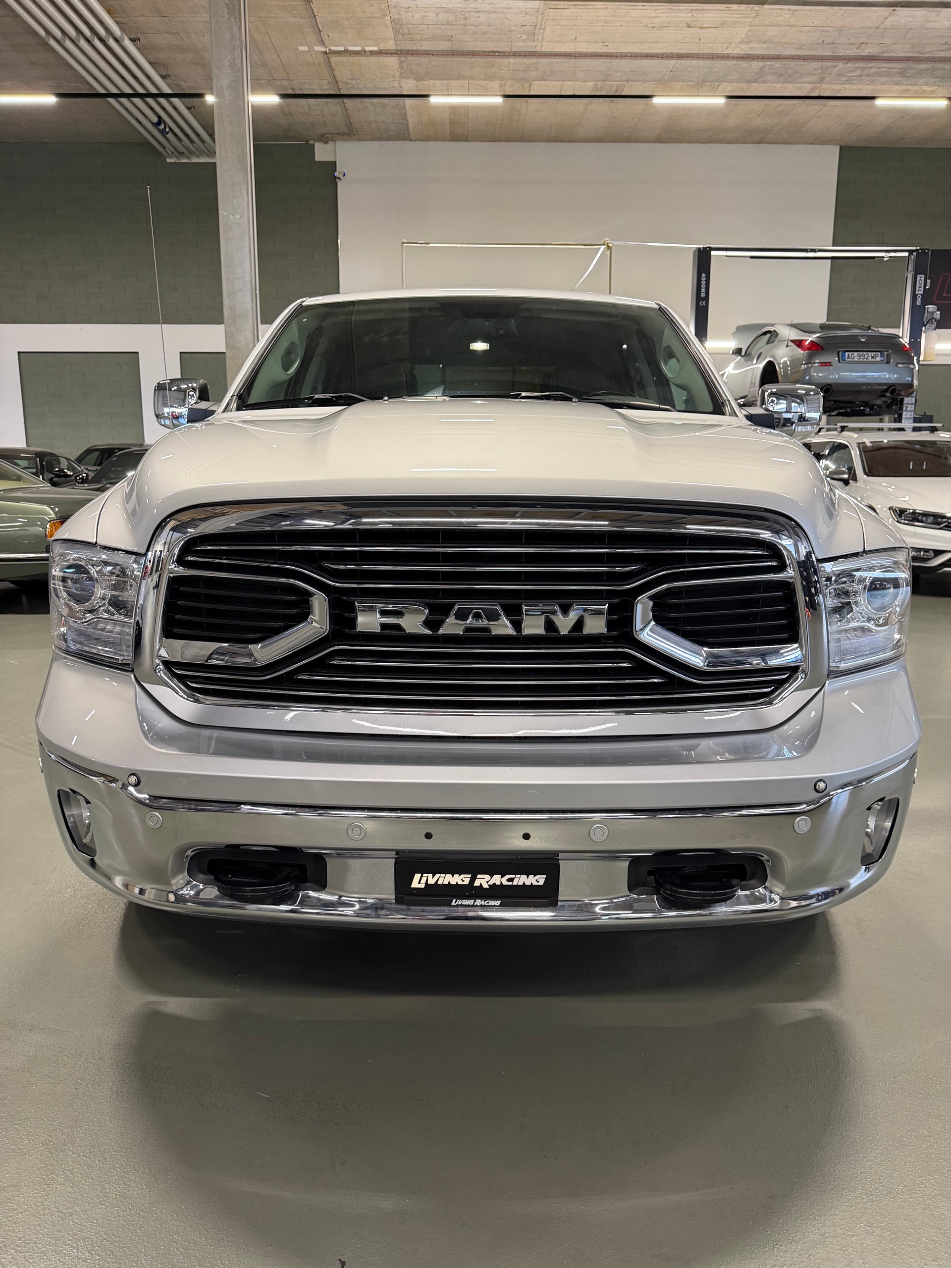 DODGE Ram CrewCab 1500 5.7HEMI *Longhorn*-image-8