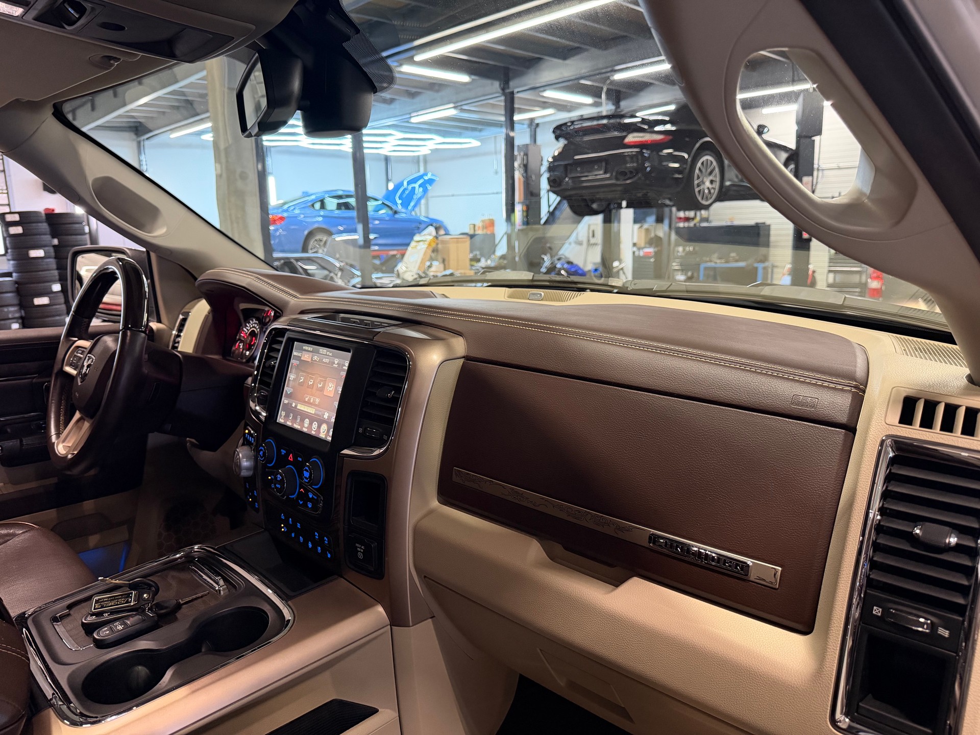 DODGE Ram CrewCab 1500 5.7HEMI *Longhorn*-image-12