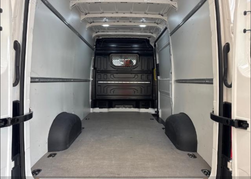 VW Crafter 35 2.0 TDI L3 Hochdach Automat mit Klima-image-5
