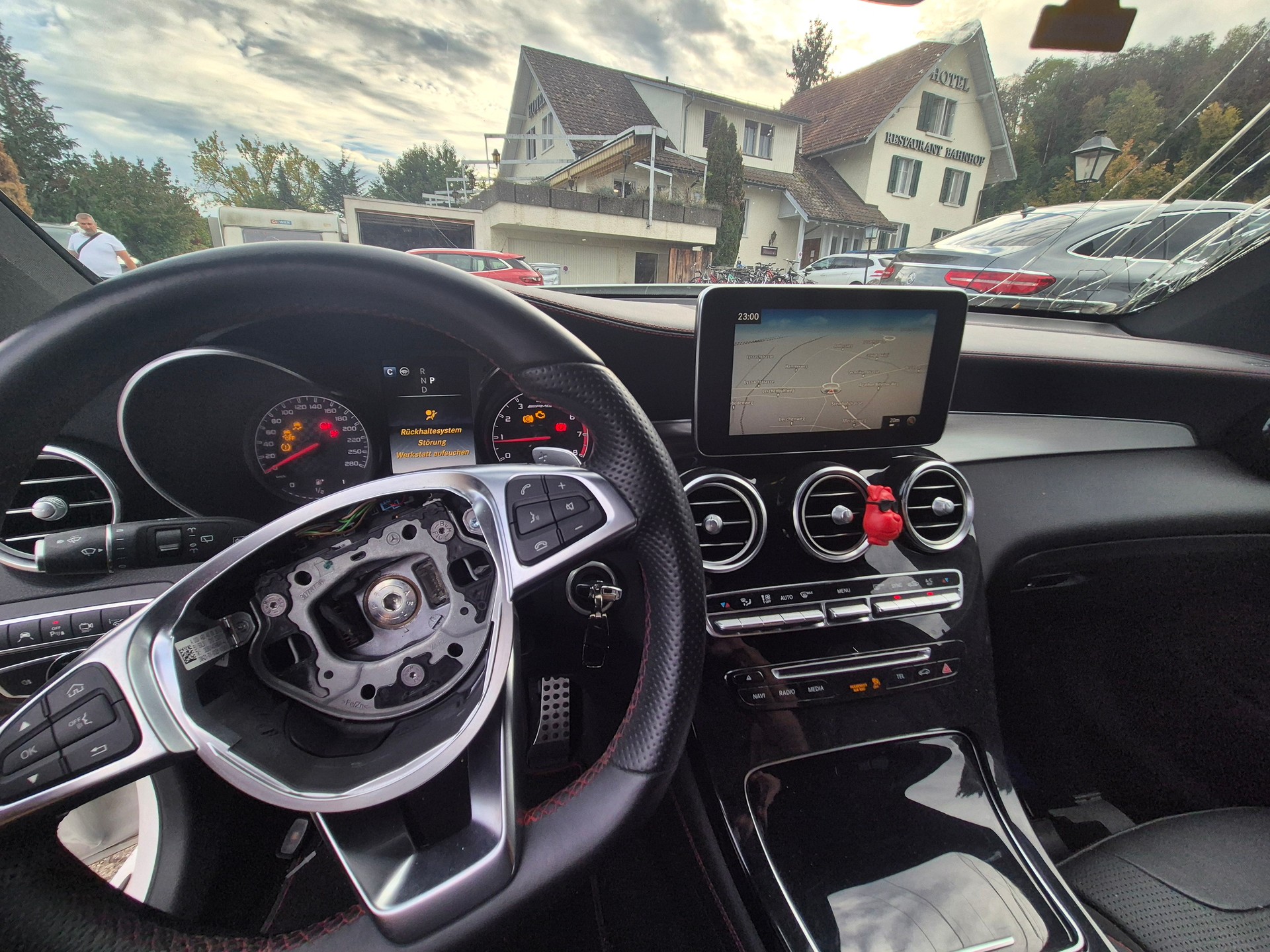 MERCEDES-BENZ GLC 43 AMG 4Matic 9G-Tronic-image-13
