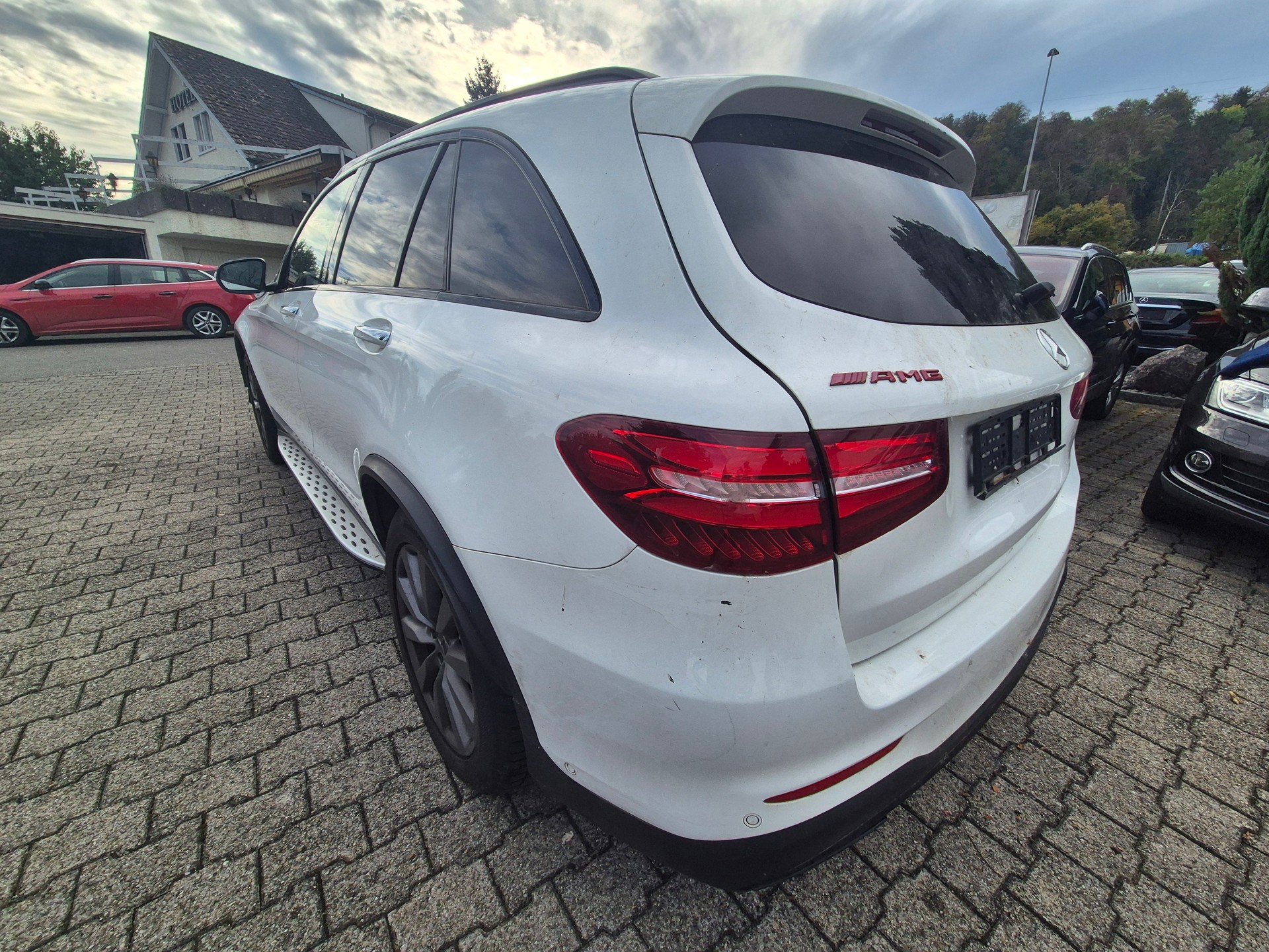 MERCEDES-BENZ GLC 43 AMG 4Matic 9G-Tronic-image-5