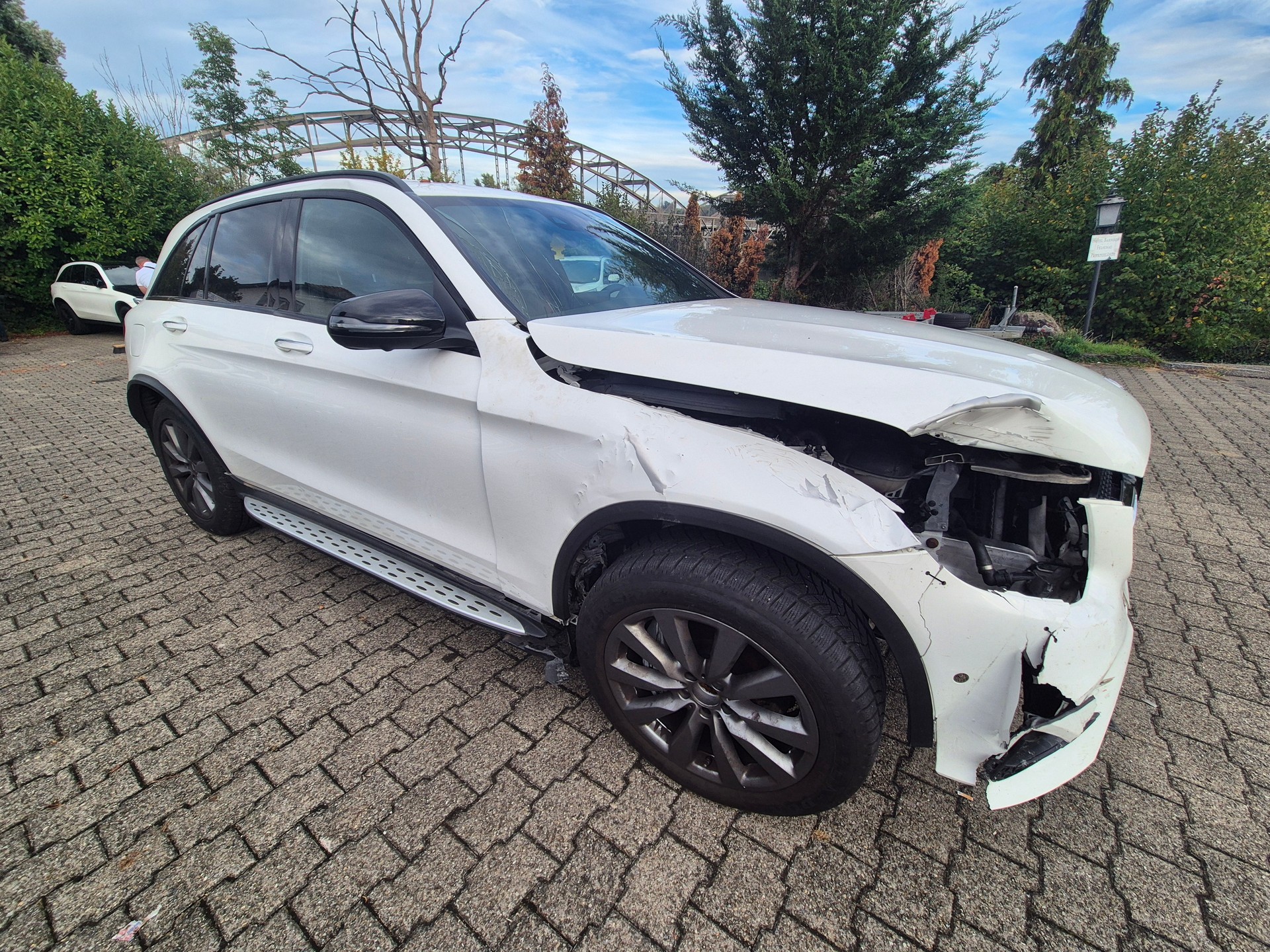 MERCEDES-BENZ GLC 43 AMG 4Matic 9G-Tronic-image-2