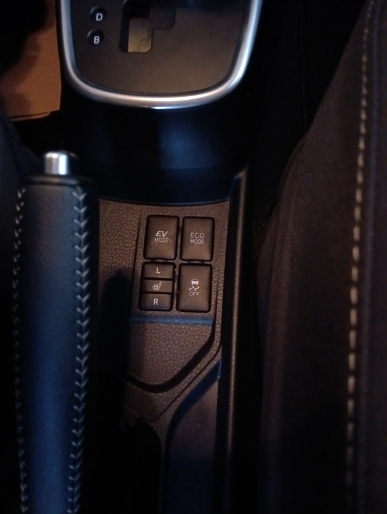 TOYOTA Yaris 1.5 VVT-i Hybrid Trend e-CVT-image-13