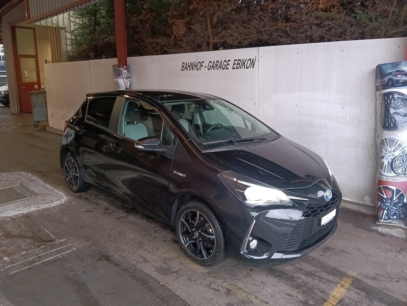 TOYOTA Yaris 1.5 VVT-i Hybrid Trend e-CVT