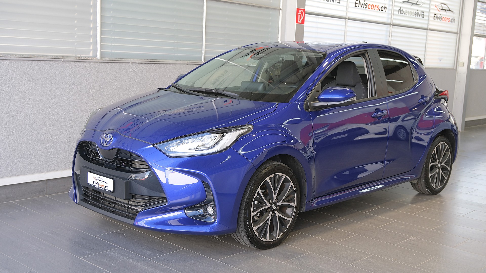 TOYOTA Yaris 1.5 Trend e-CVT-image-6