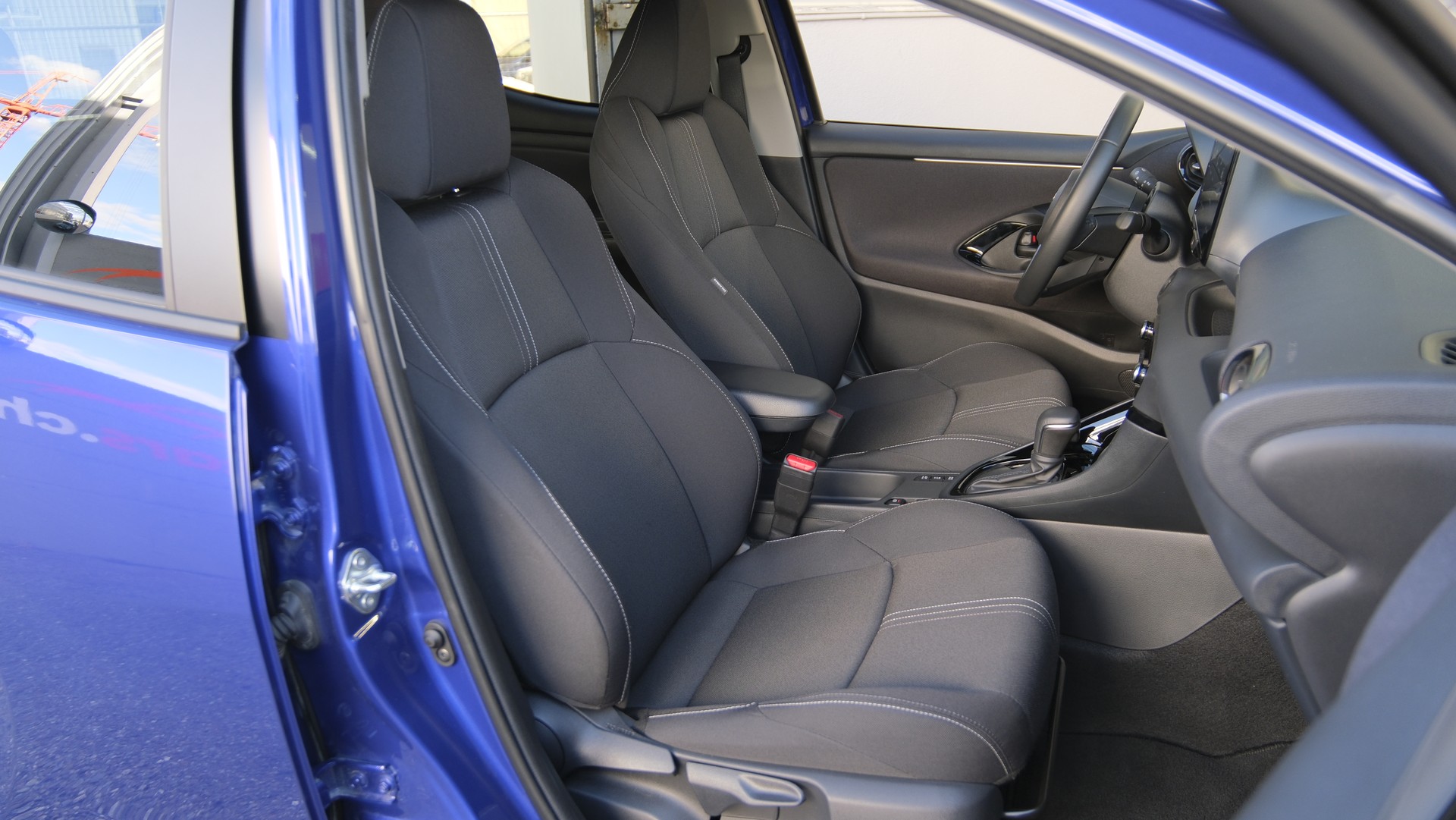 TOYOTA Yaris 1.5 Trend e-CVT-image-12