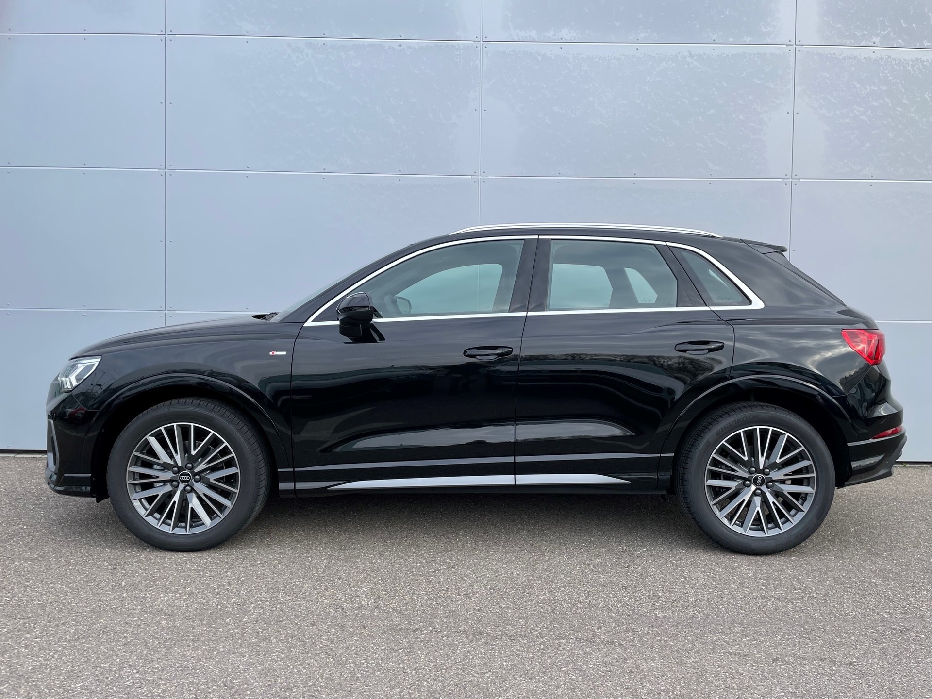 AUDI Q3 35 TFSI S line Attraction S-tronic-image-2