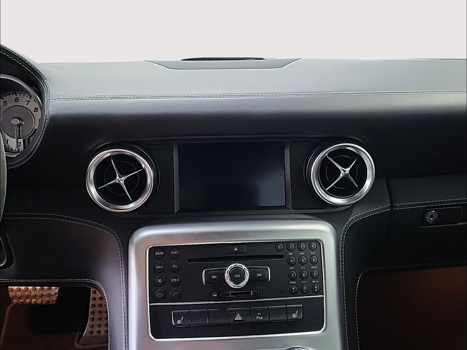 MERCEDES-BENZ SLS 63 AMG Speedshift-image-11