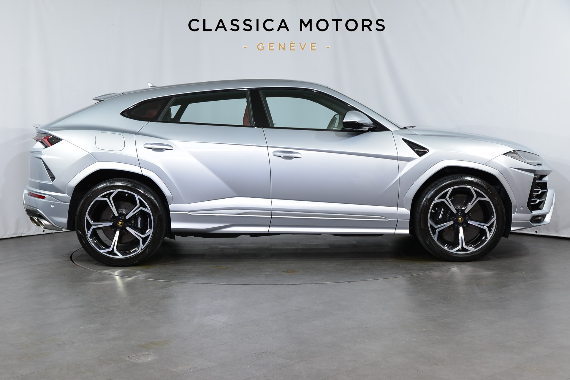 LAMBORGHINI Urus E-Gear-image-2