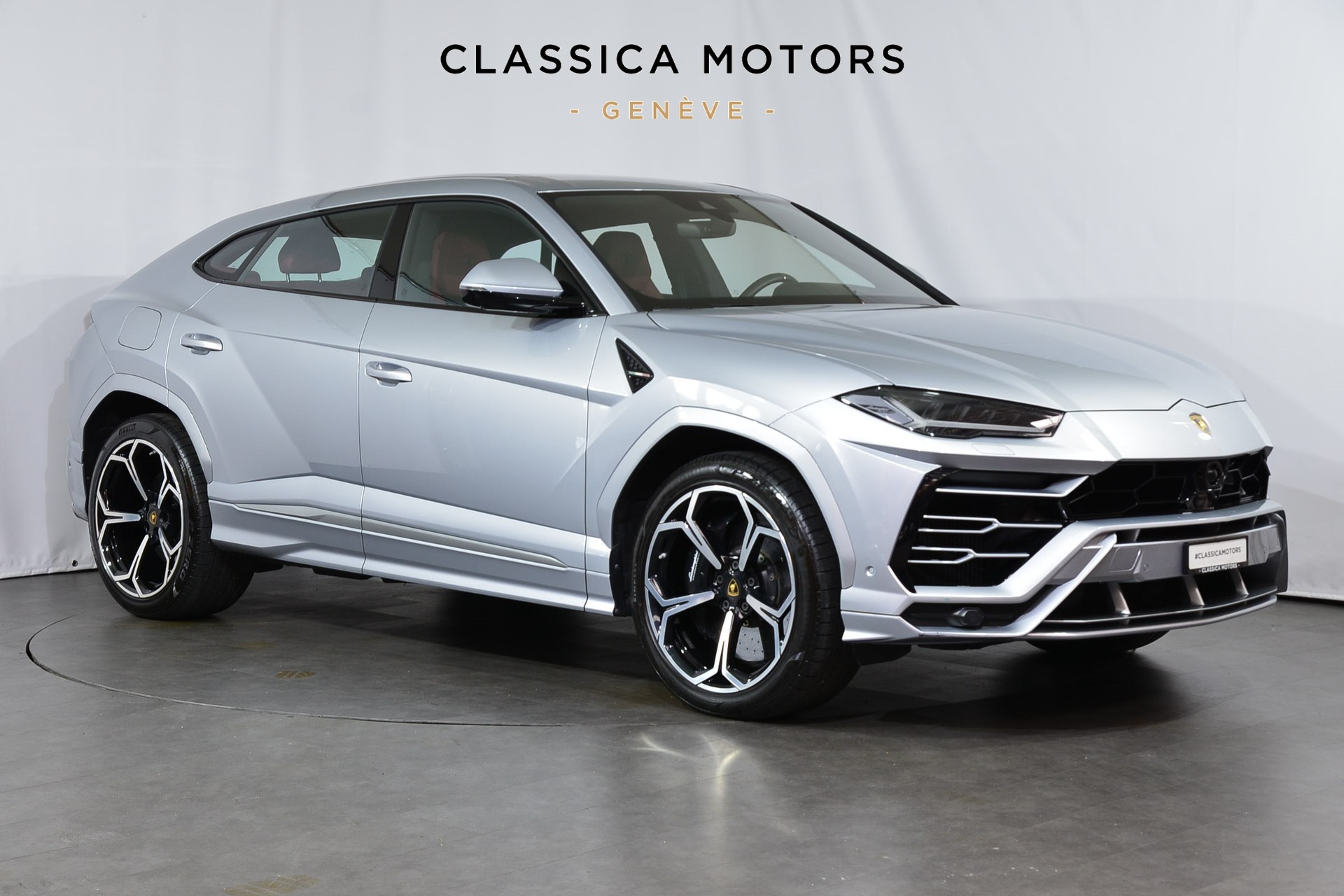 LAMBORGHINI Urus E-Gear-image-1