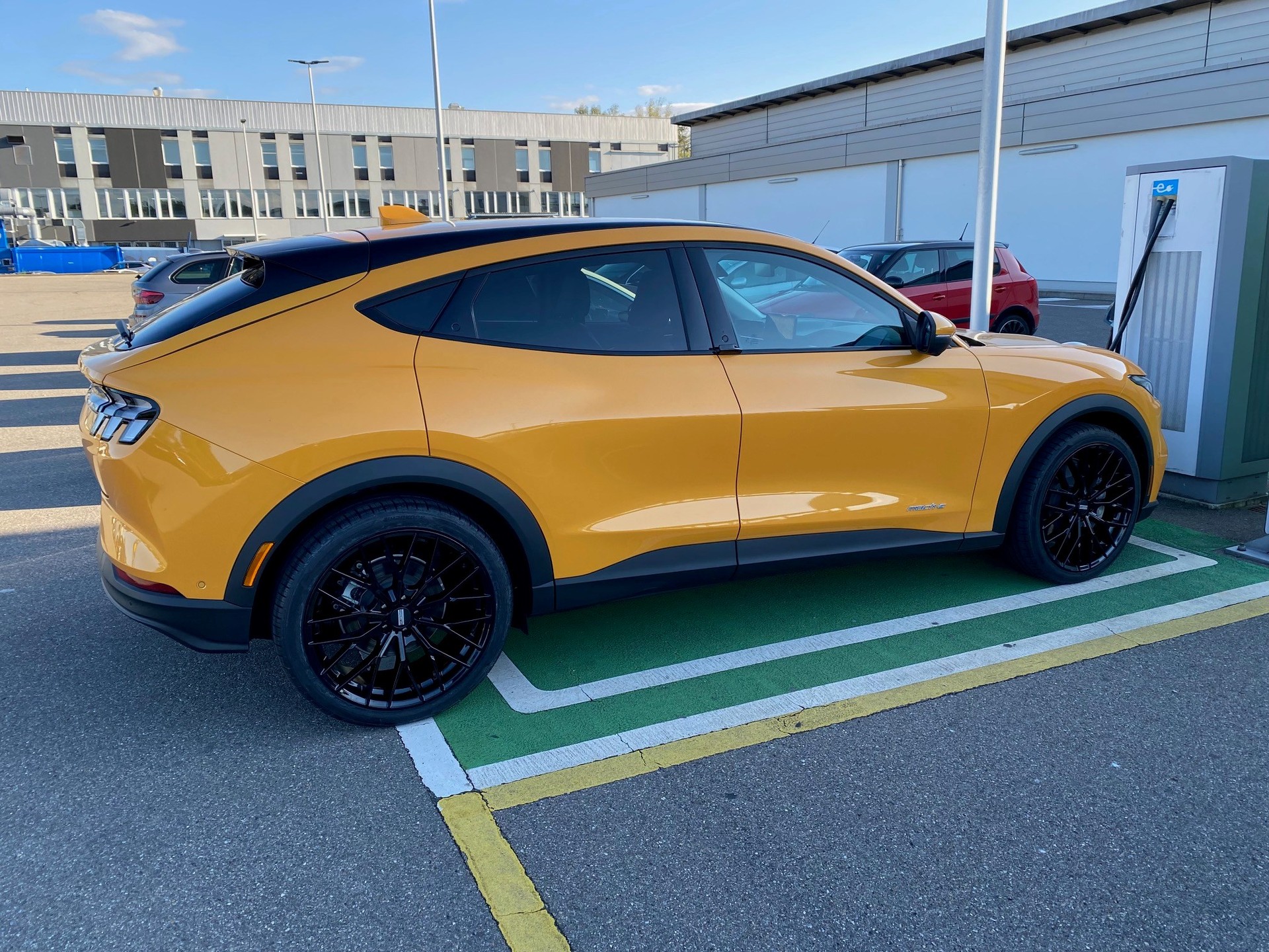 FORD Mustang MACH-E RWD 75 kWh-image-3