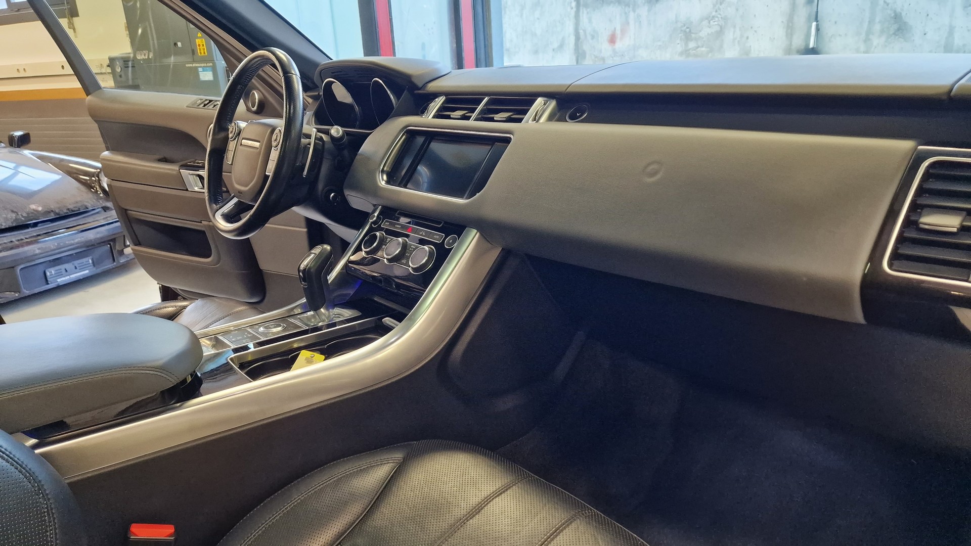 LAND ROVER Range Rover Sport 4.4 SDV8 HSE Dynamic Automatic-image-15