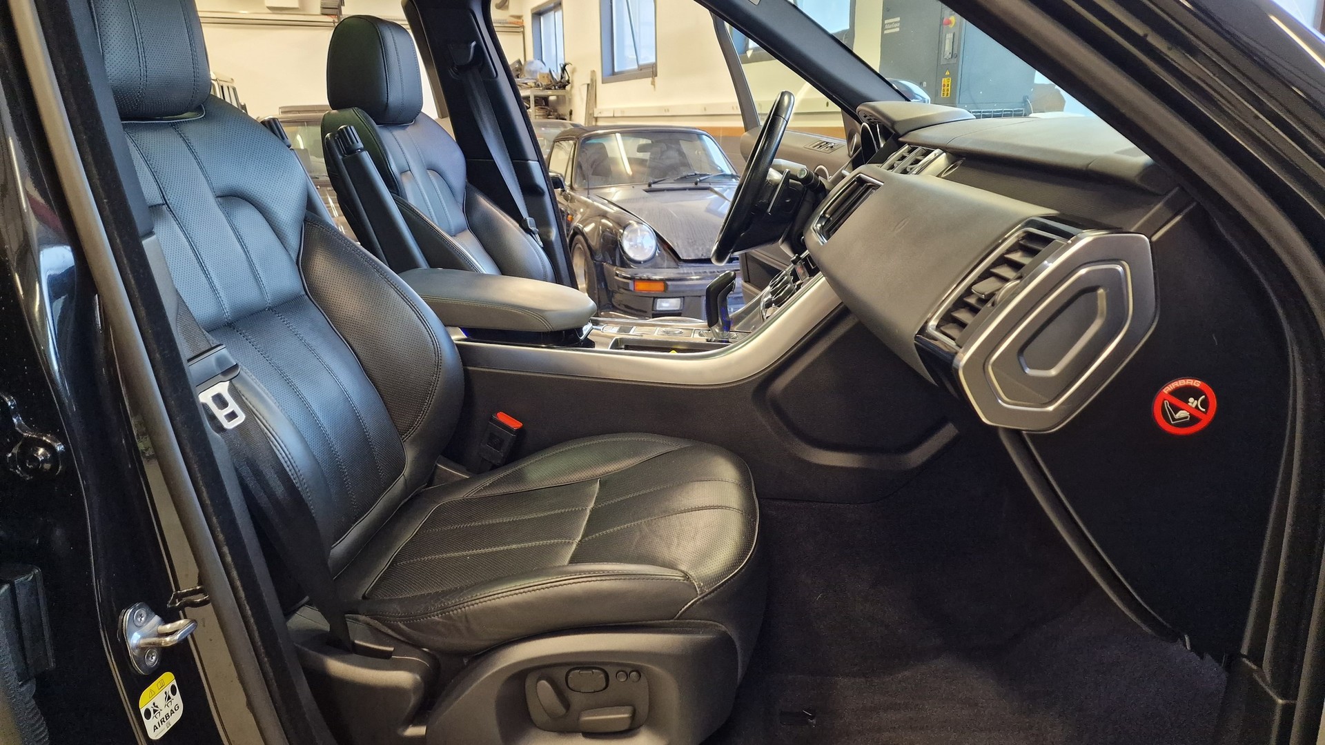 LAND ROVER Range Rover Sport 4.4 SDV8 HSE Dynamic Automatic-image-17