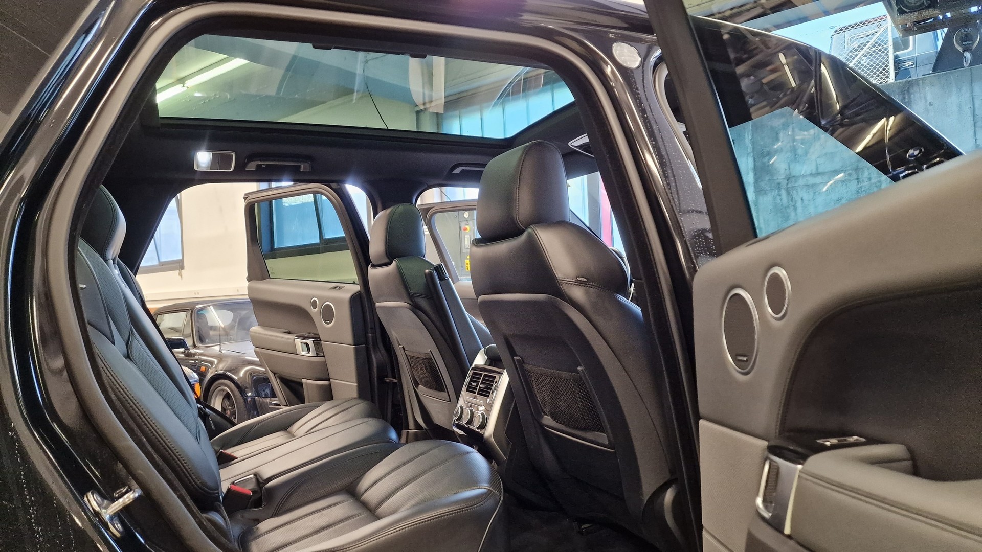 LAND ROVER Range Rover Sport 4.4 SDV8 HSE Dynamic Automatic-image-19