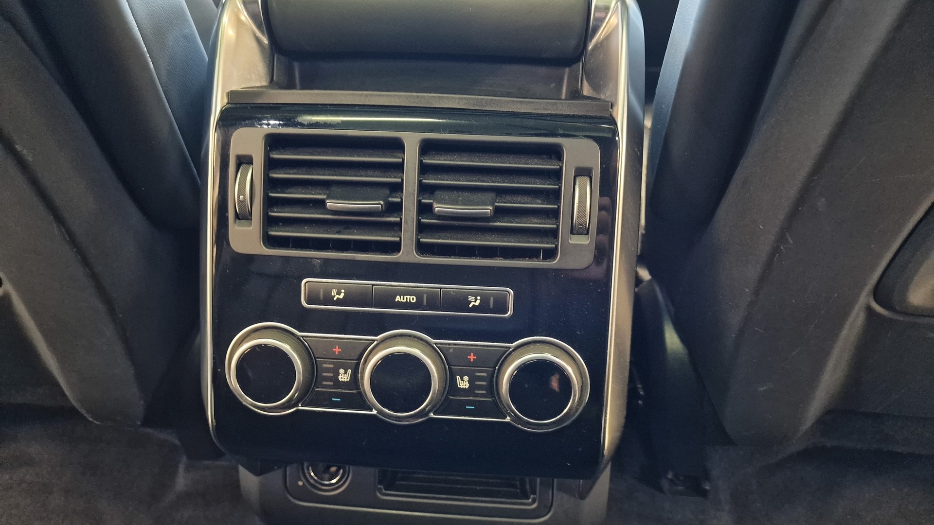 LAND ROVER Range Rover Sport 4.4 SDV8 HSE Dynamic Automatic-image-27