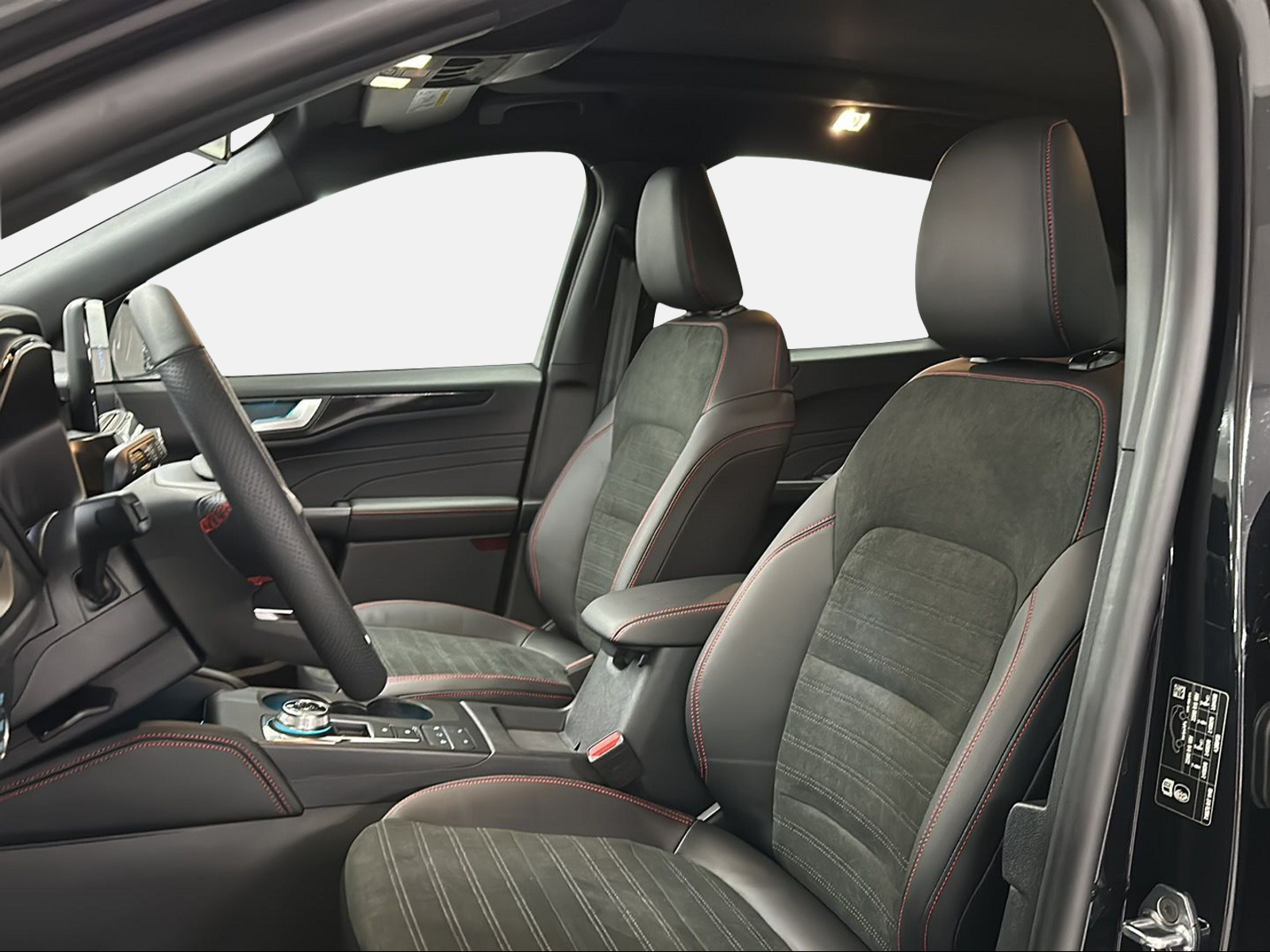 FORD Kuga 2.5 Plug-in Hybrid ST-Line X-image-9