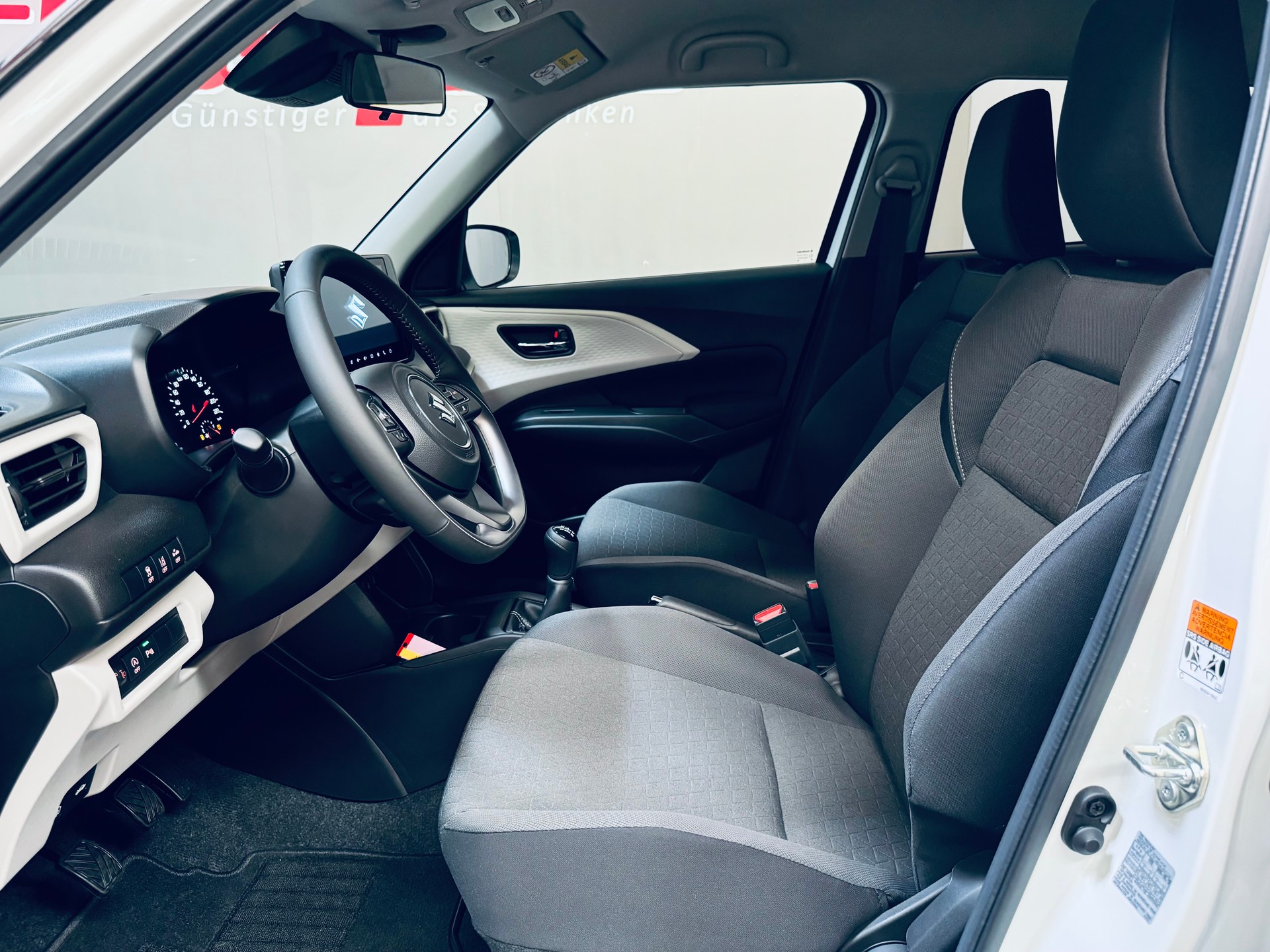 SUZUKI Swift 1.2 Compact+ Hybrid 4x4-image-11