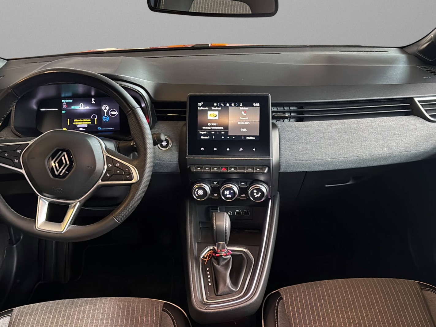 RENAULT Clio 1.6 E-Tech Techno-image-10