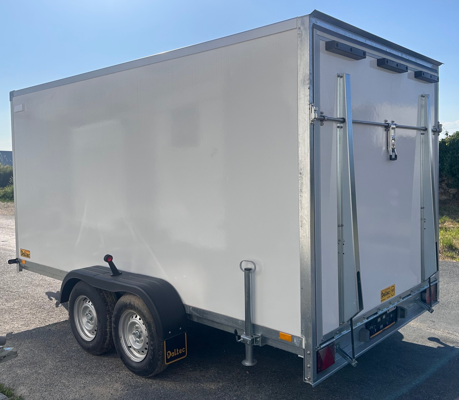 DALTEC Koffer VZ 27 BK aus Sandwichplatten, mit Heckrampe! Hochwertig-image-0