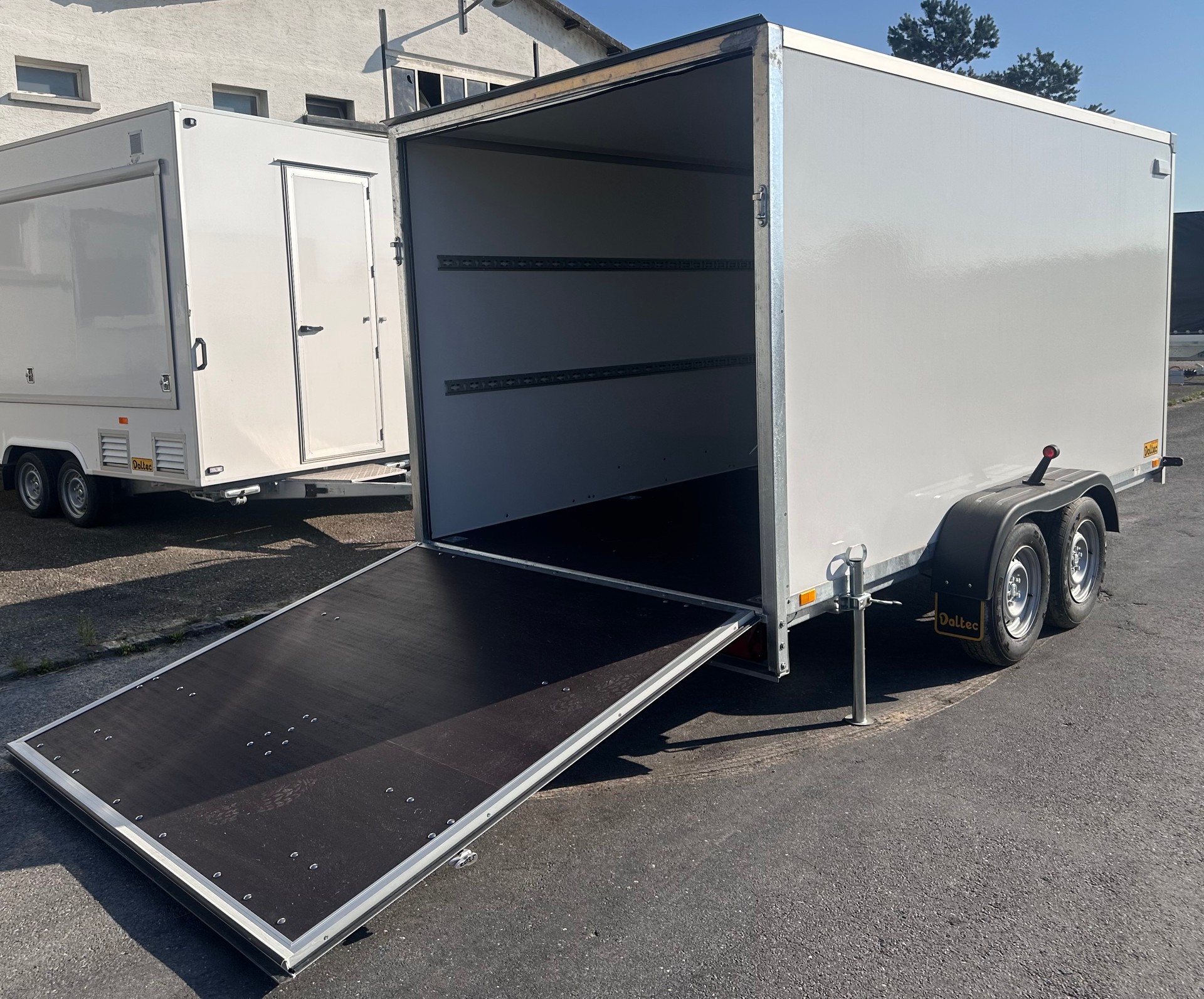 DALTEC Koffer VZ 27 BK aus Sandwichplatten, mit Heckrampe! Hochwertig-image-1