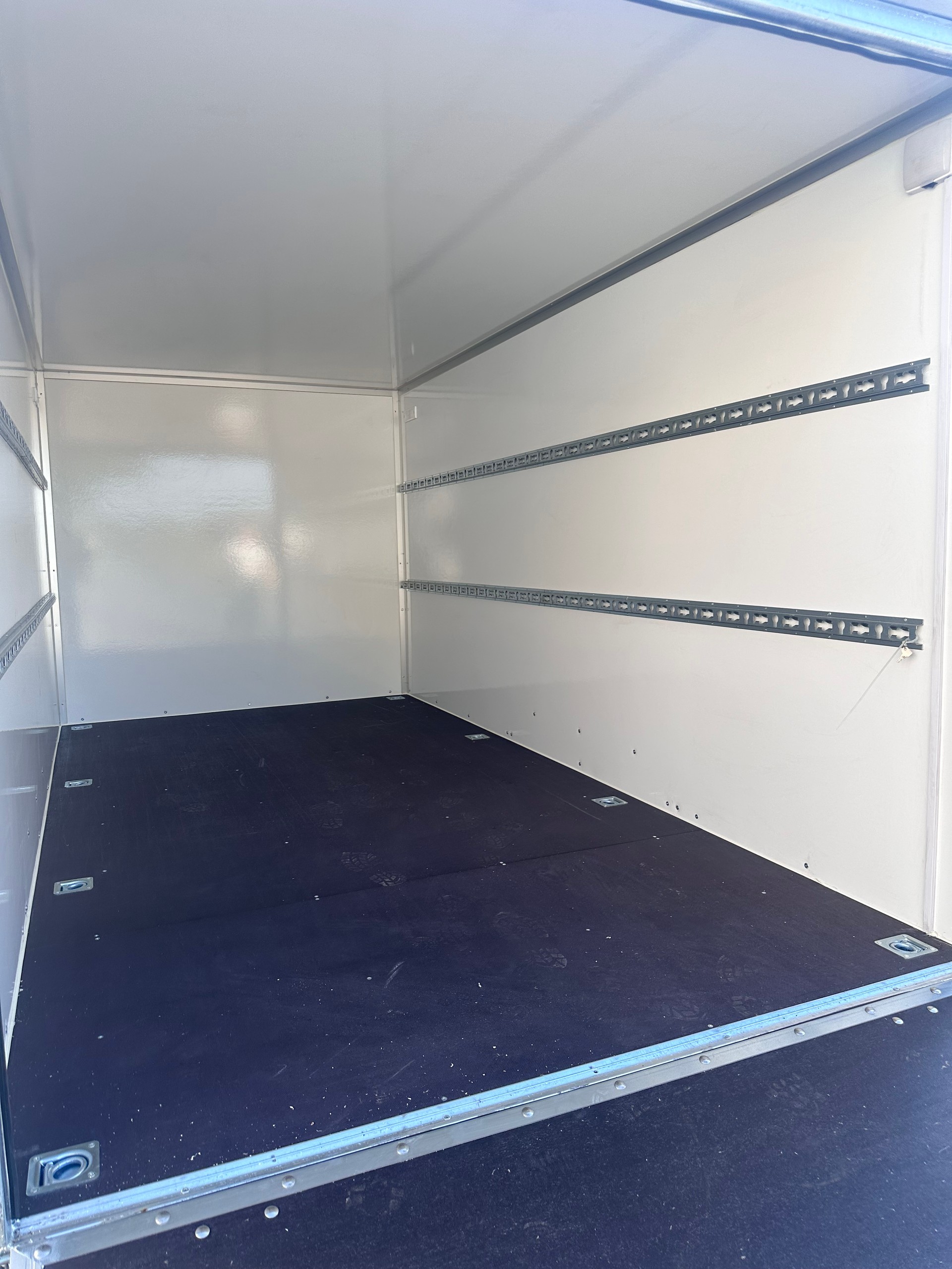 DALTEC Koffer VZ 27 BK aus Sandwichplatten, mit Heckrampe! Hochwertig-image-5