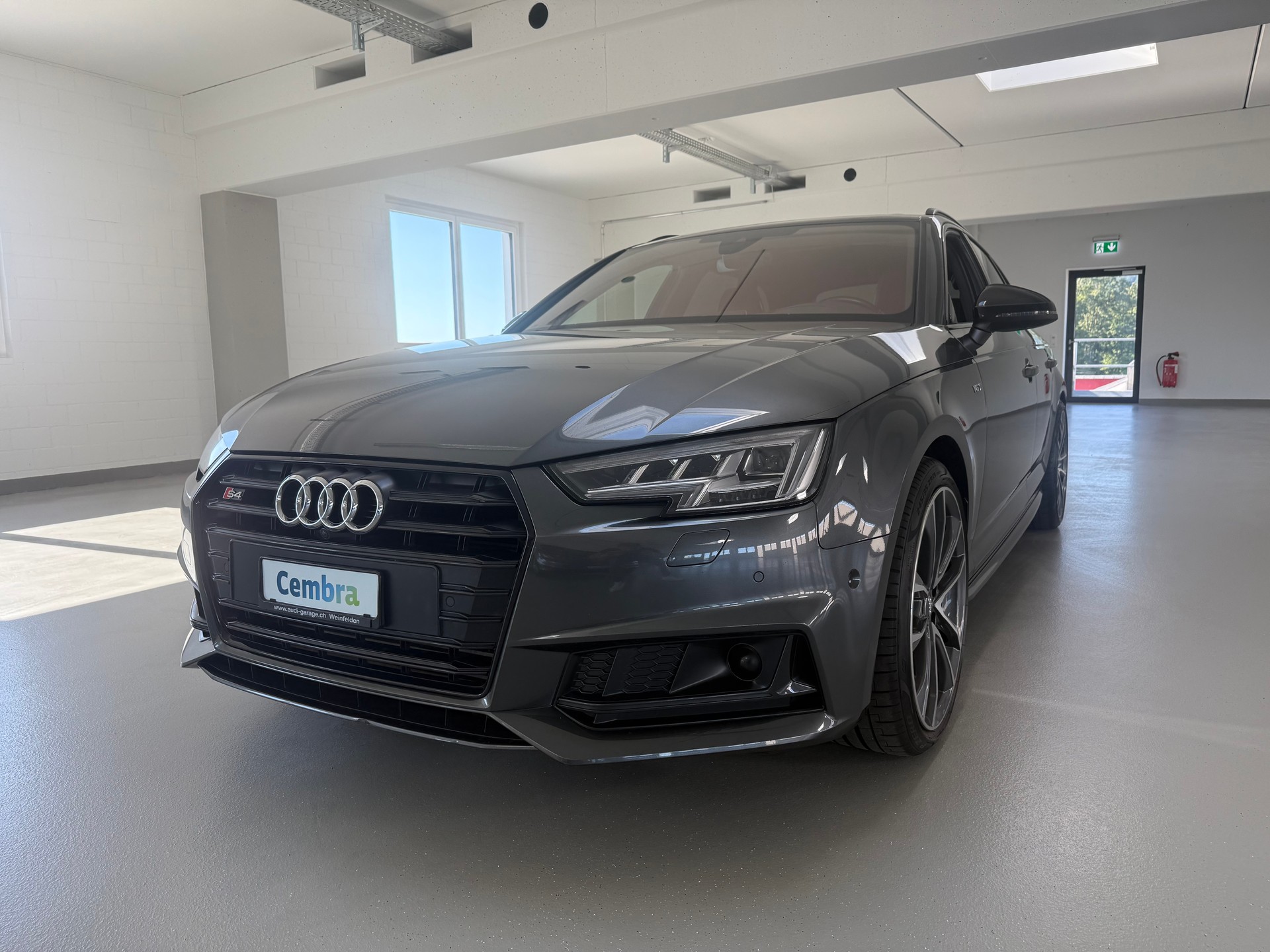 AUDI S4 Avant 3.0 TFSI quattro tiptronic-image-8