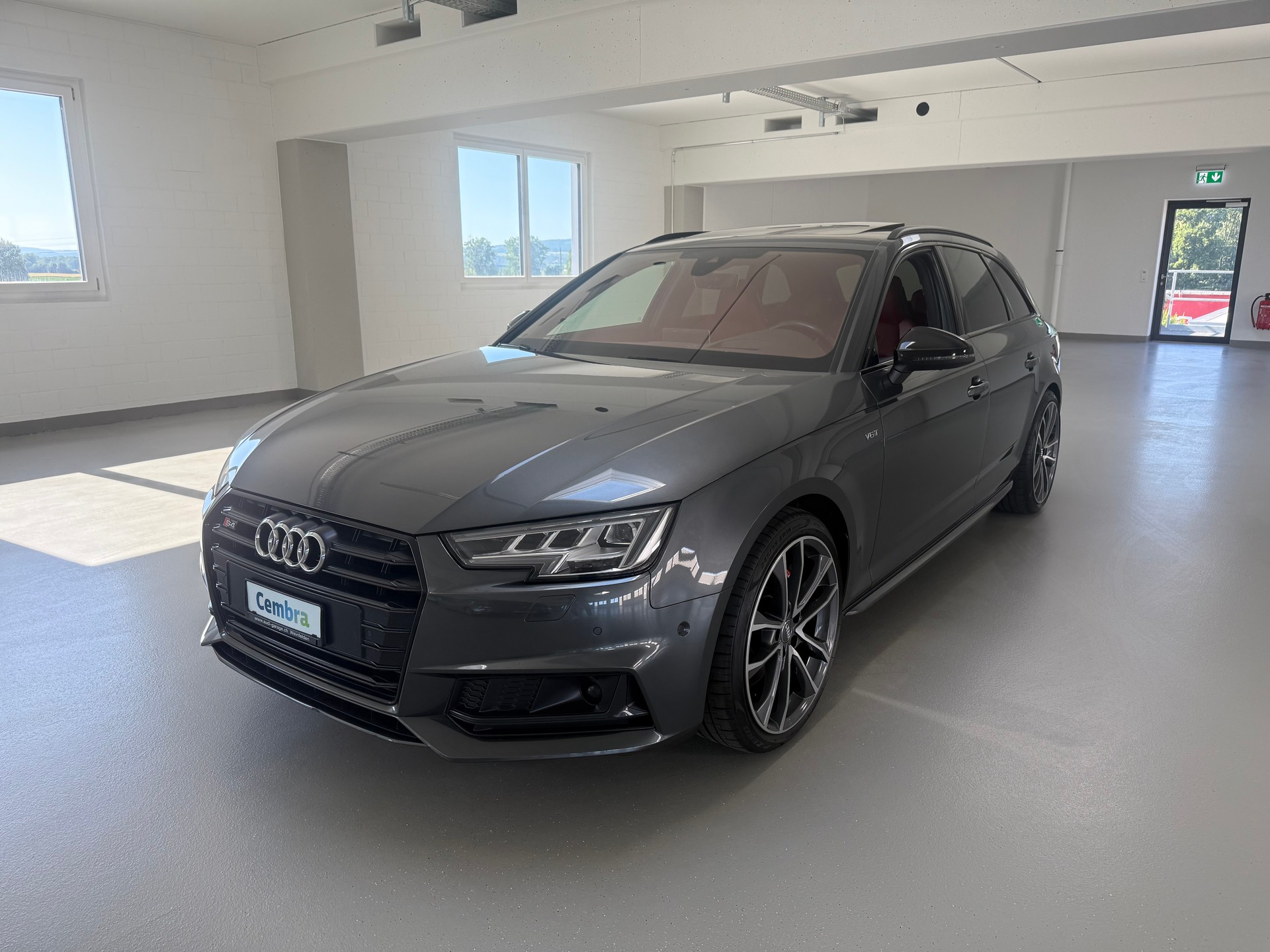 AUDI S4 Avant 3.0 TFSI quattro tiptronic-image-0