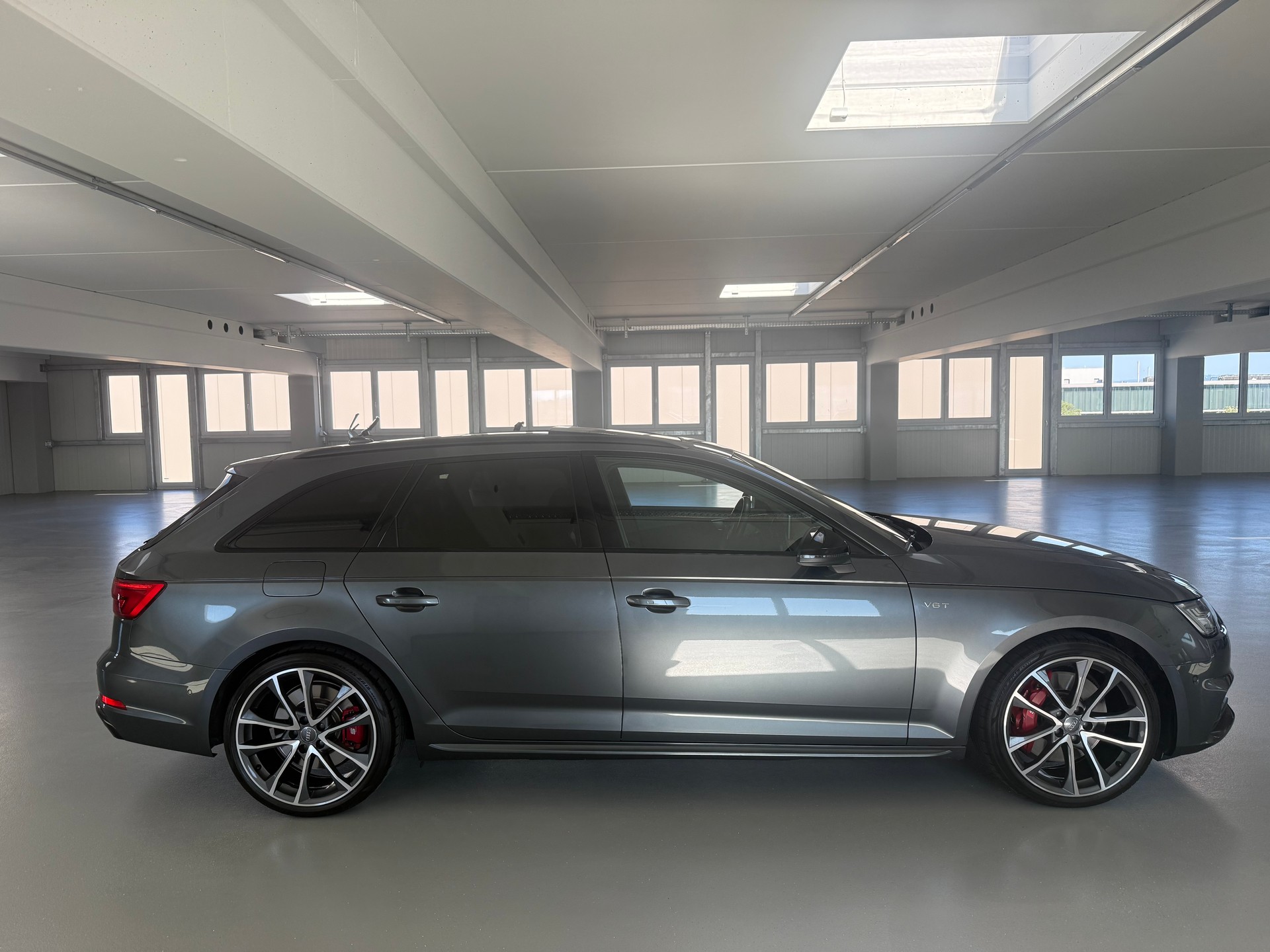 AUDI S4 Avant 3.0 TFSI quattro tiptronic-image-5