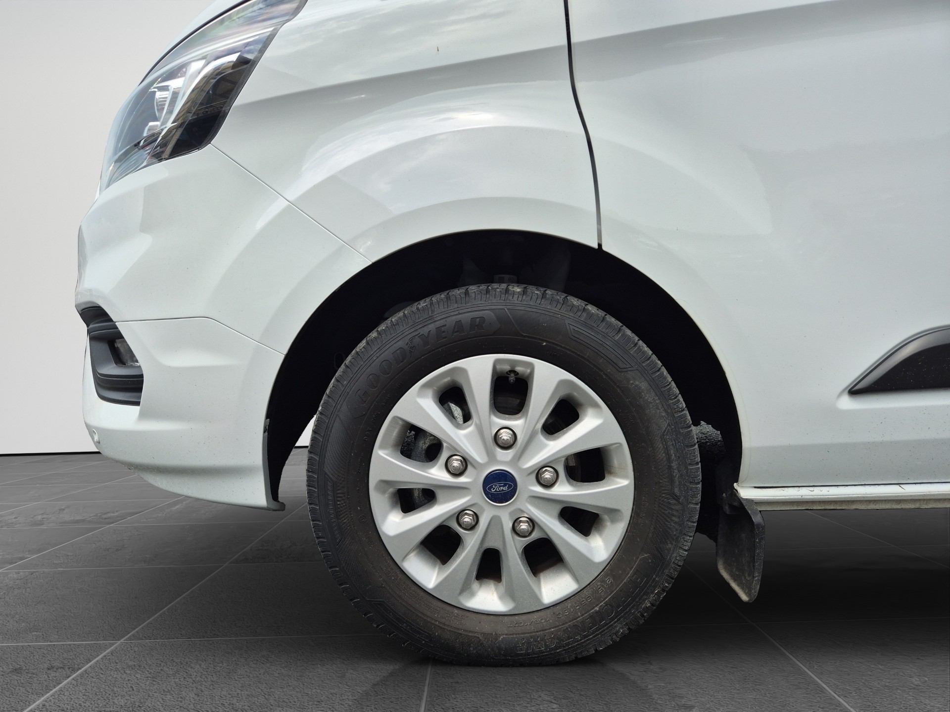 FORD Transit Custom Van 300 L2H1 Trend-image-6
