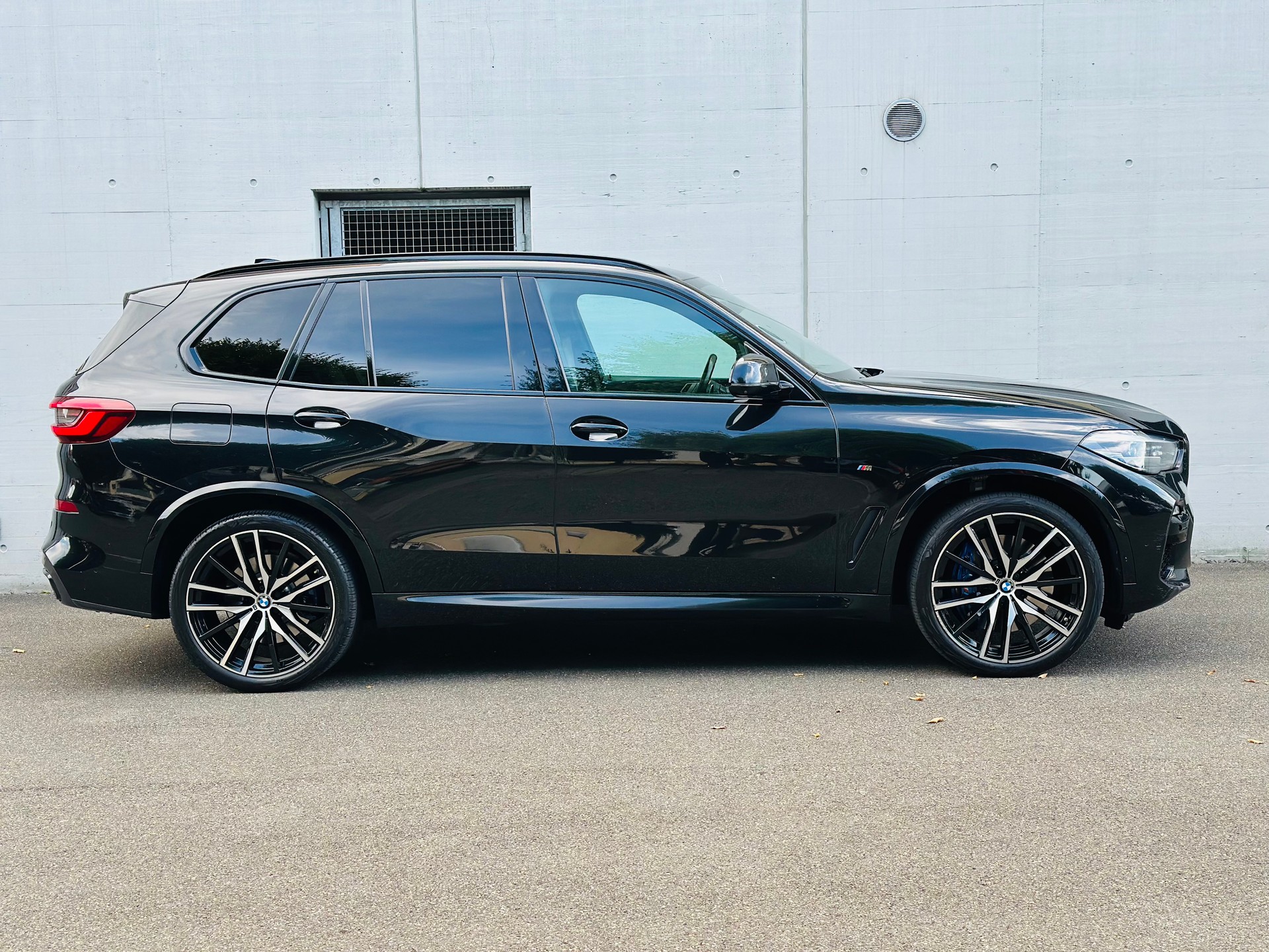BMW X5 xDrive M50i Steptronic-image-3