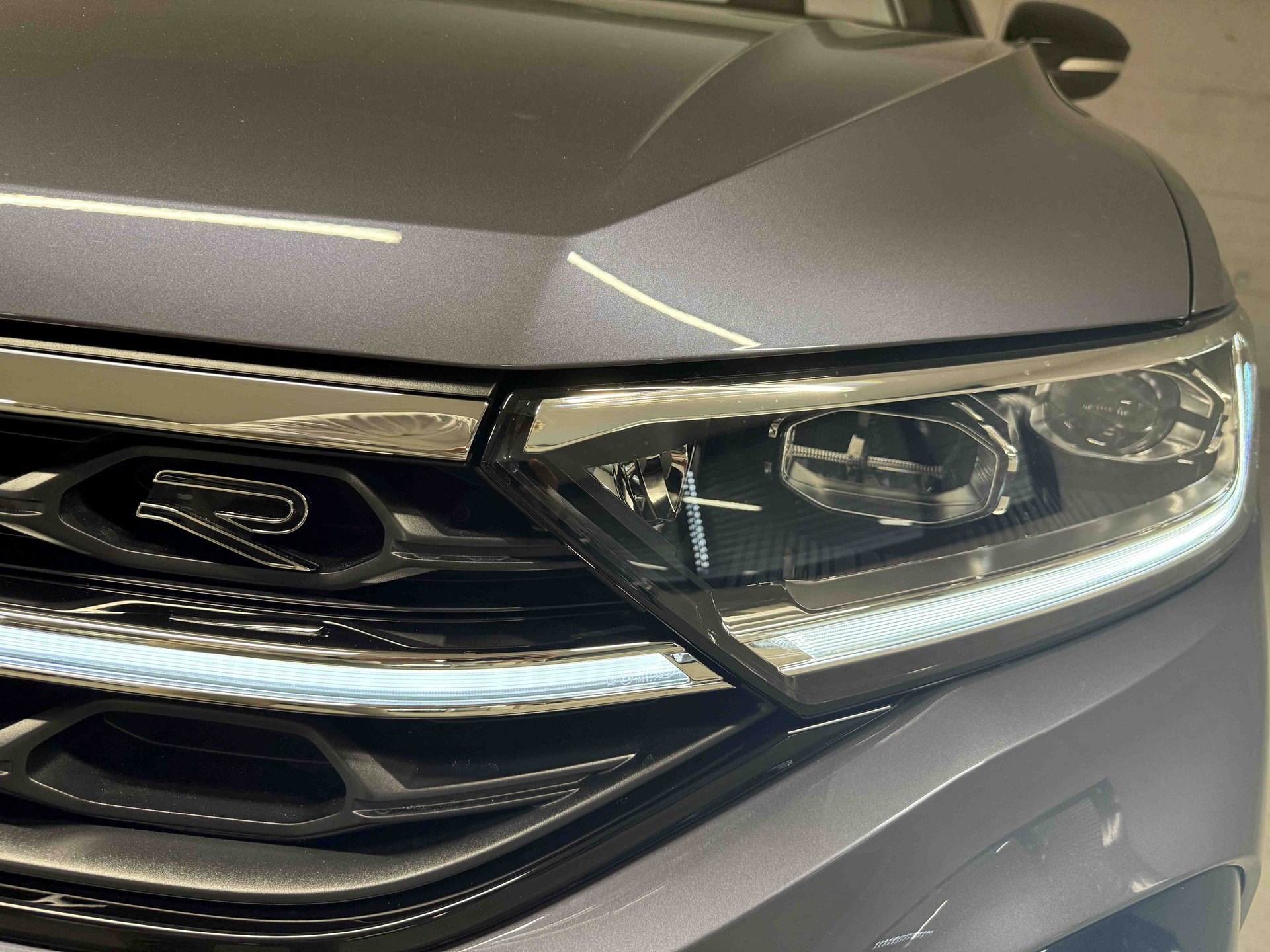VW T-Roc Cabriolet 1.5 TSI EVO R-Line DSG-image-5