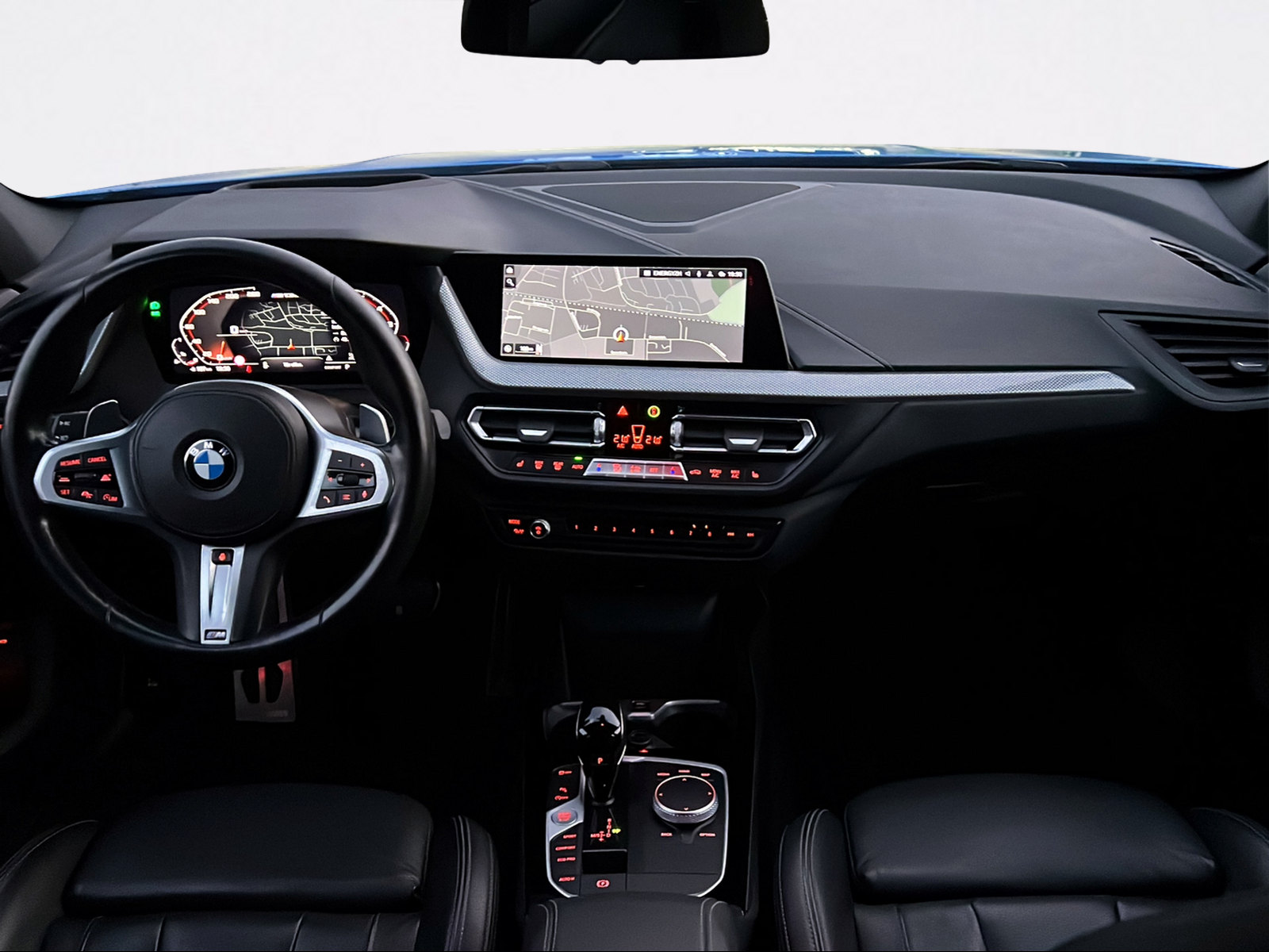 BMW M135i xDrive Steptronic-image-11