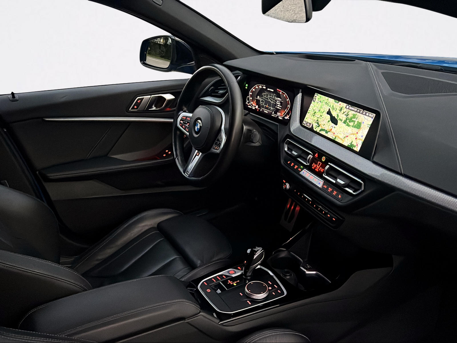 BMW M135i xDrive Steptronic-image-3