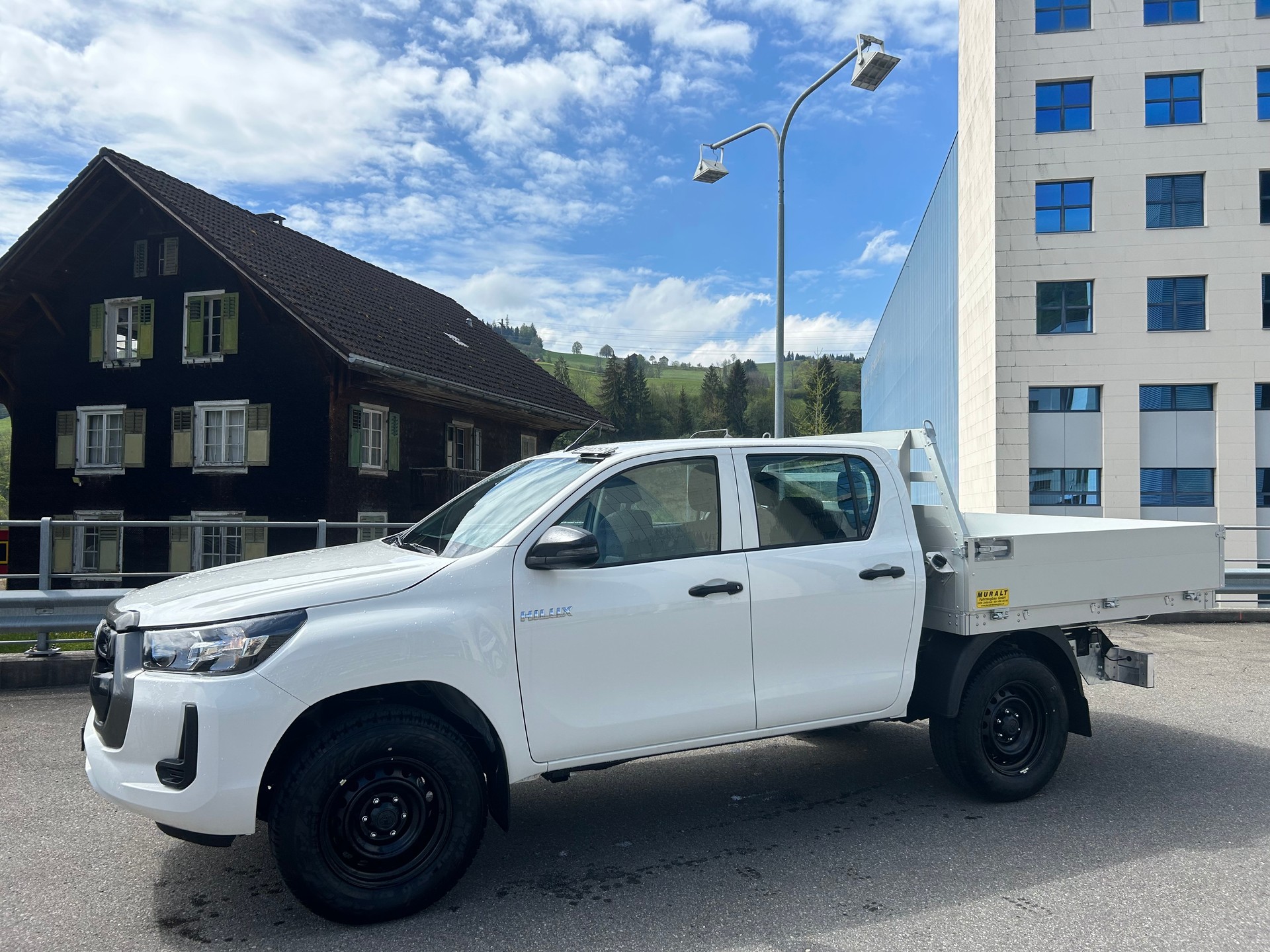 TOYOTA Hilux 2.4D-4D Comfort Double Cab 4x4-image-1