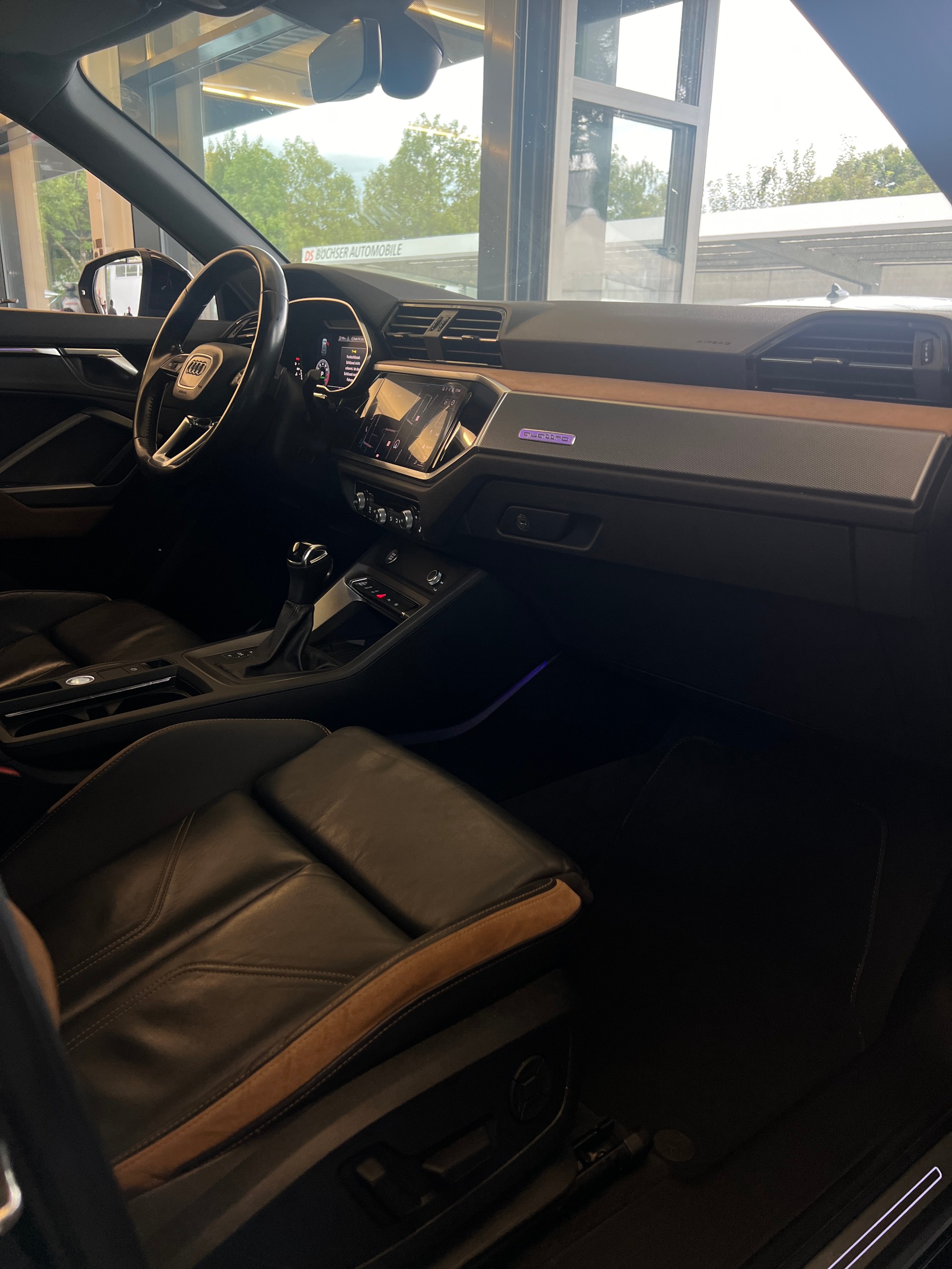 AUDI Q3 40 TFSI quattro S-tronic-image-15