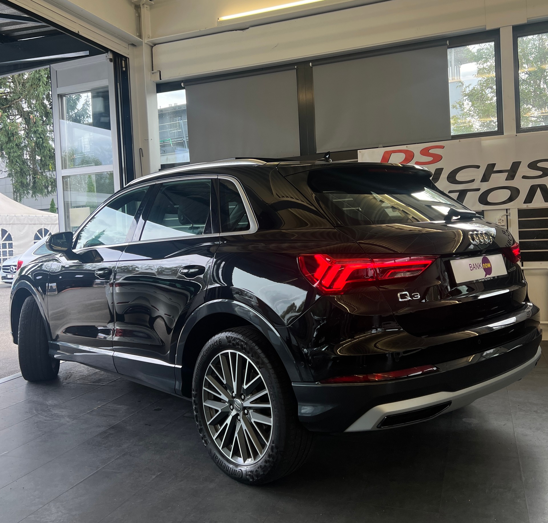 AUDI Q3 40 TFSI quattro S-tronic-image-4