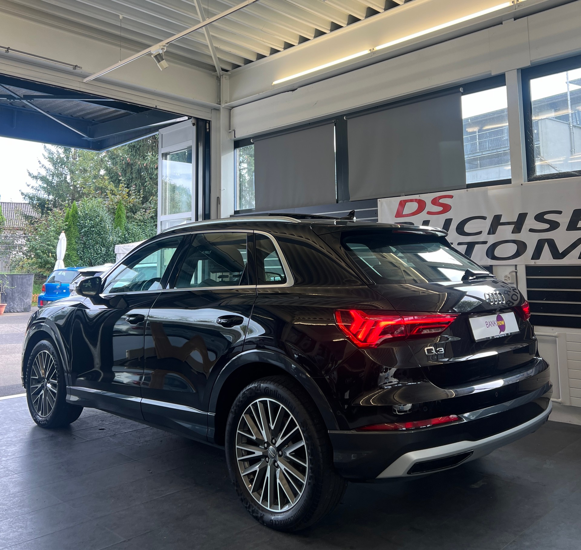 AUDI Q3 40 TFSI quattro S-tronic-image-3