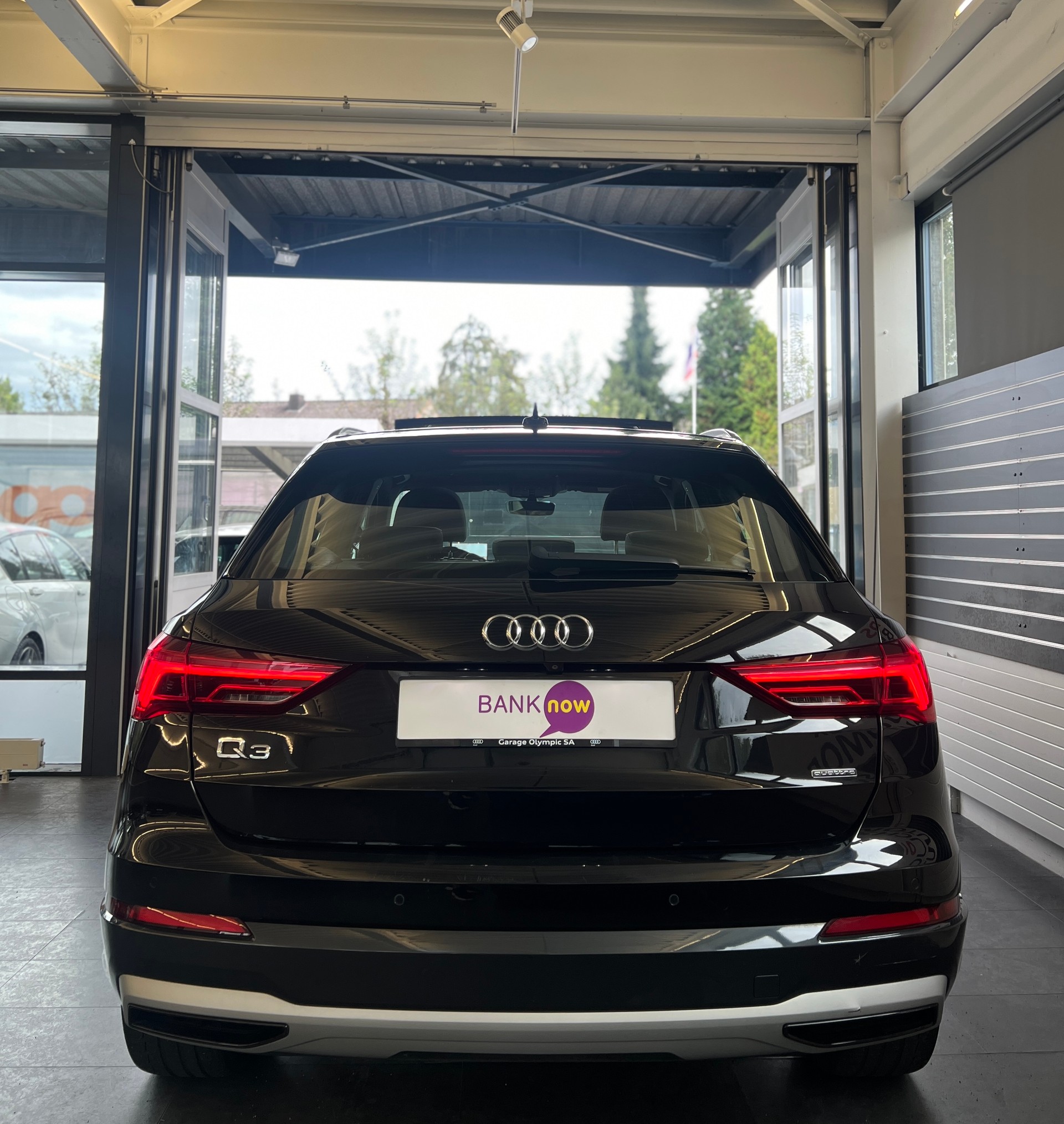 AUDI Q3 40 TFSI quattro S-tronic-image-5