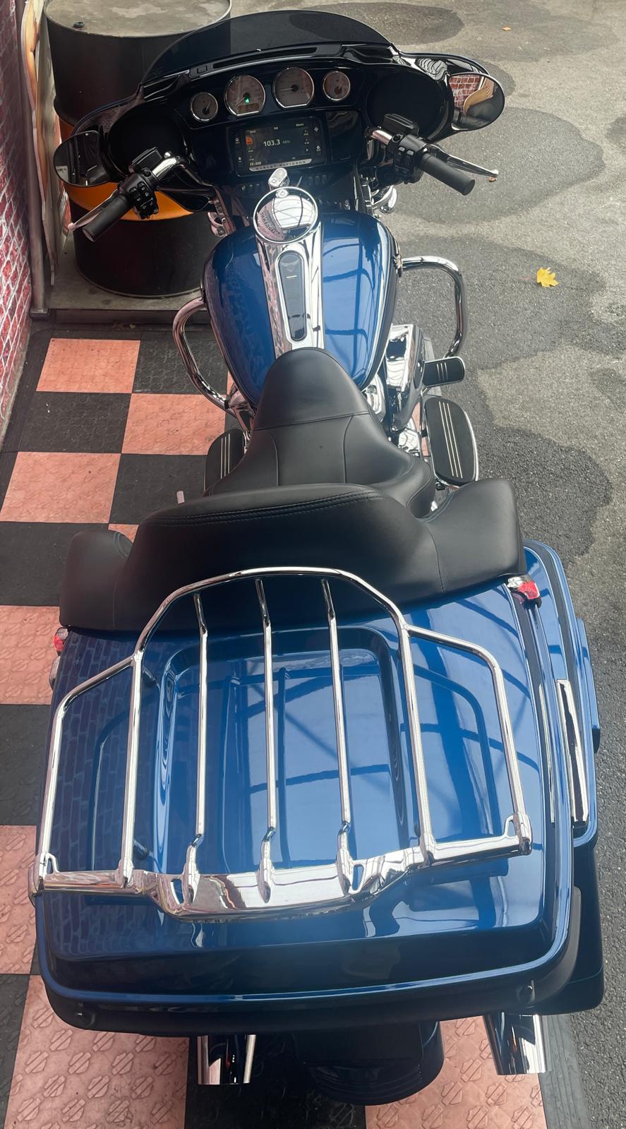 HARLEY-DAVIDSON FLHX Street Glide 107 ABS-image-9