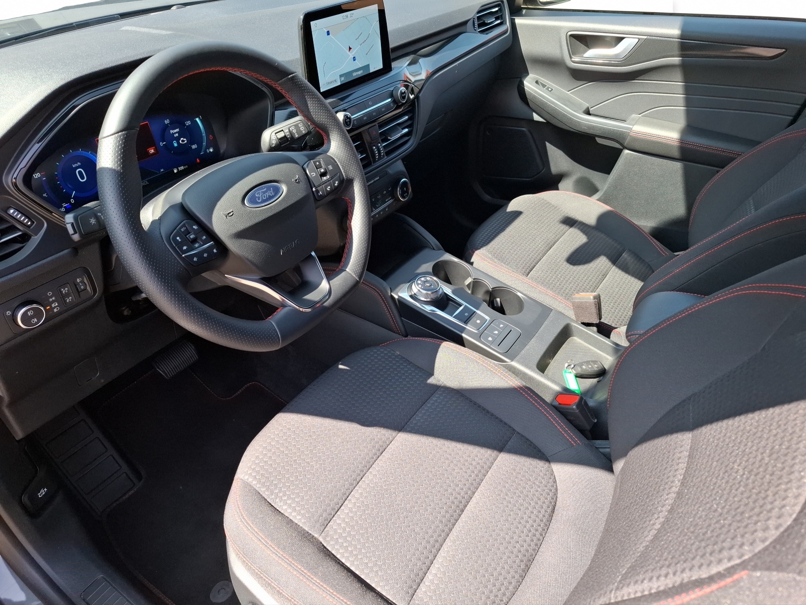 FORD Kuga 2.5 Hybrid ST-Line 4x4-image-4