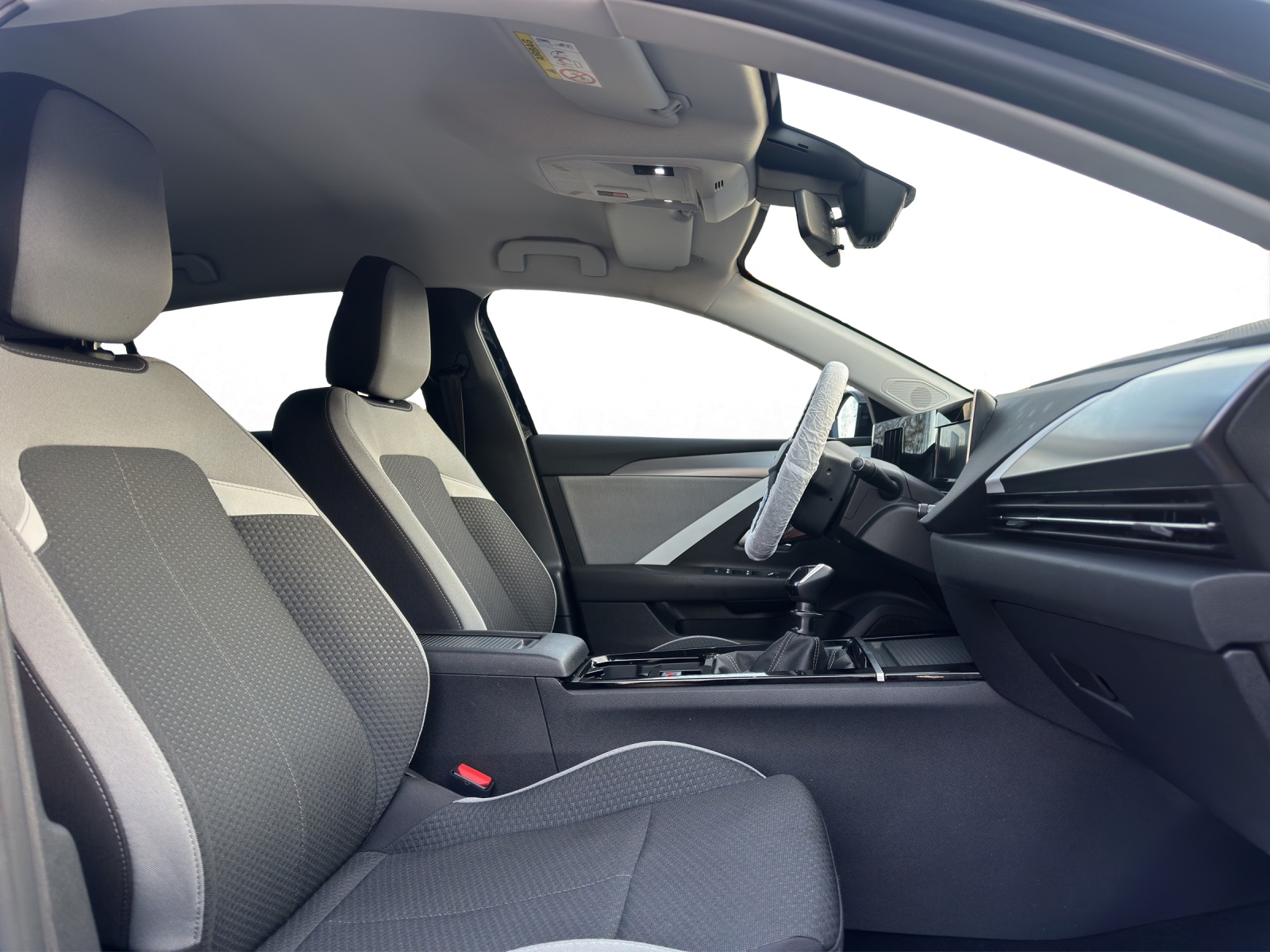OPEL Astra 1.2i Turbo Ultimate-image-12