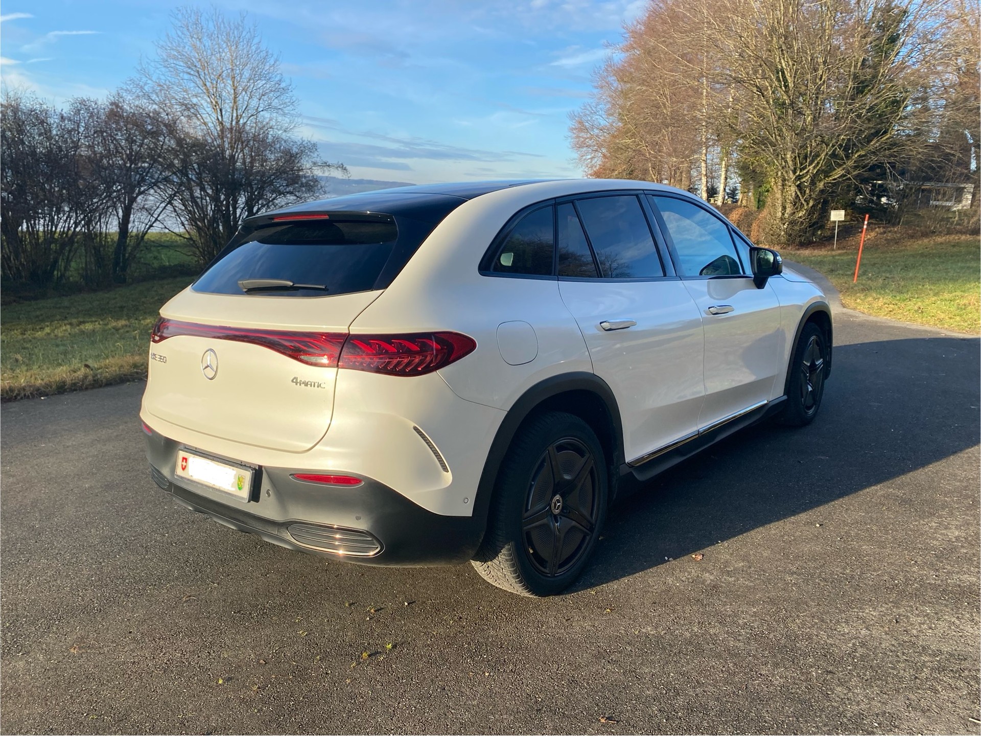 MERCEDES-BENZ EQE SUV 350 4 Matic-image-3