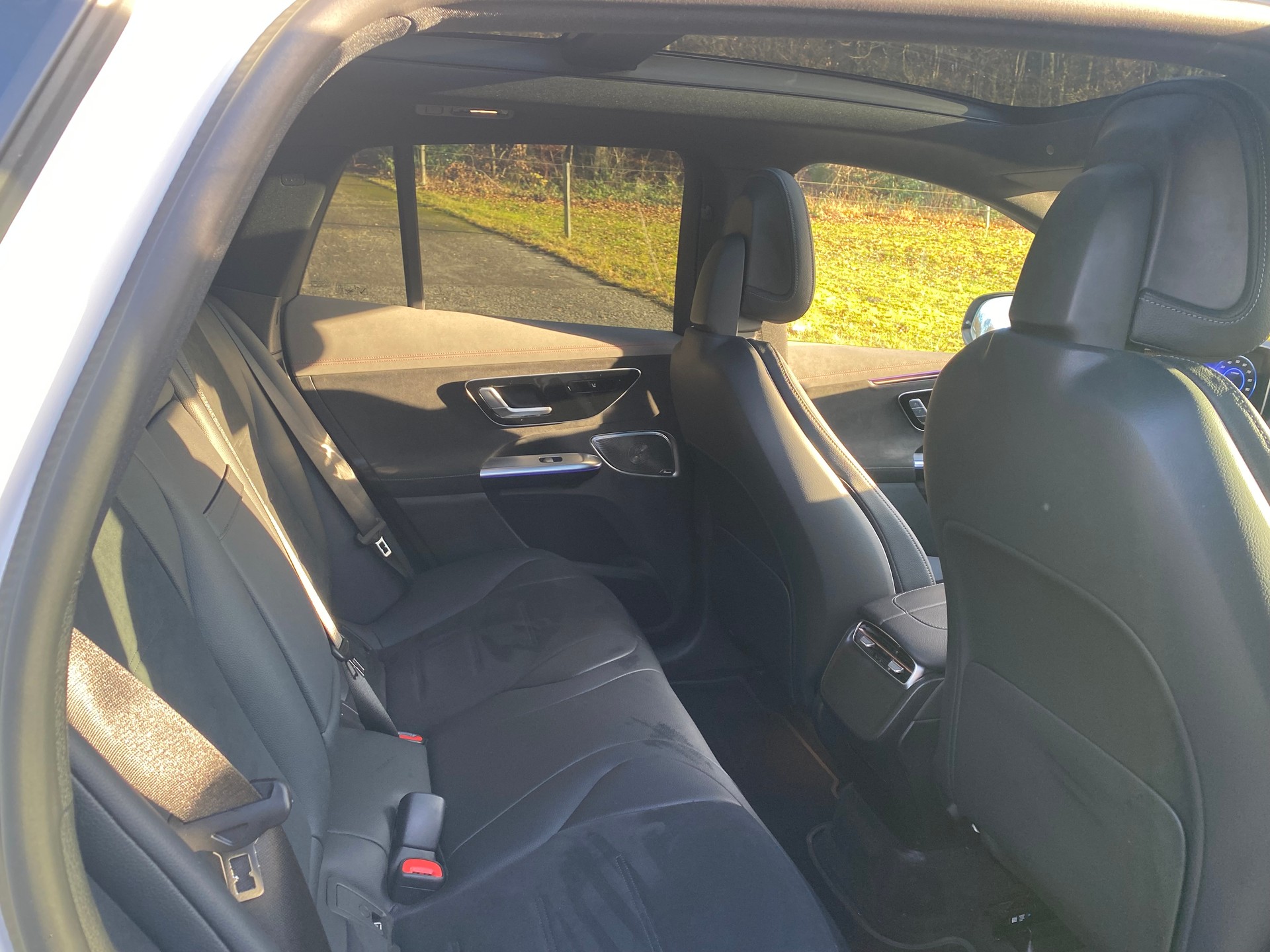 MERCEDES-BENZ EQE SUV 350 4 Matic-image-11