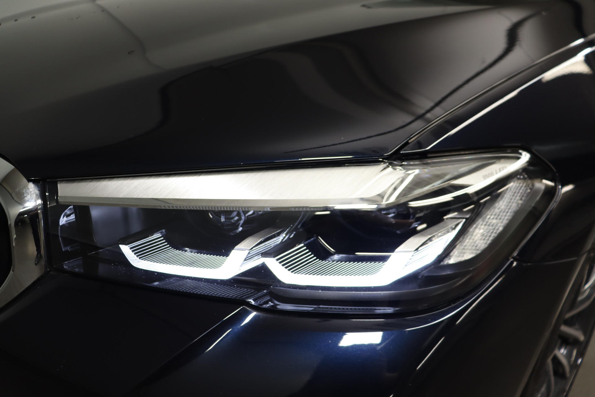 BMW 520d xDrive Touring-image-15