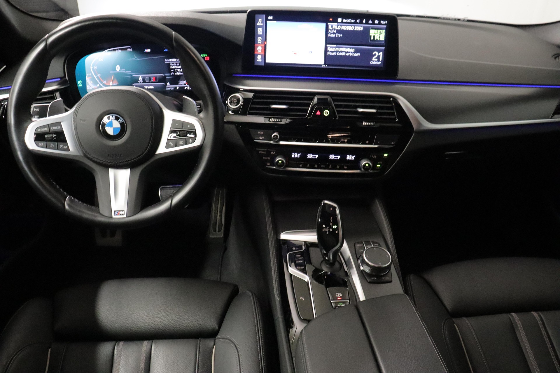 BMW 520d xDrive Touring-image-6