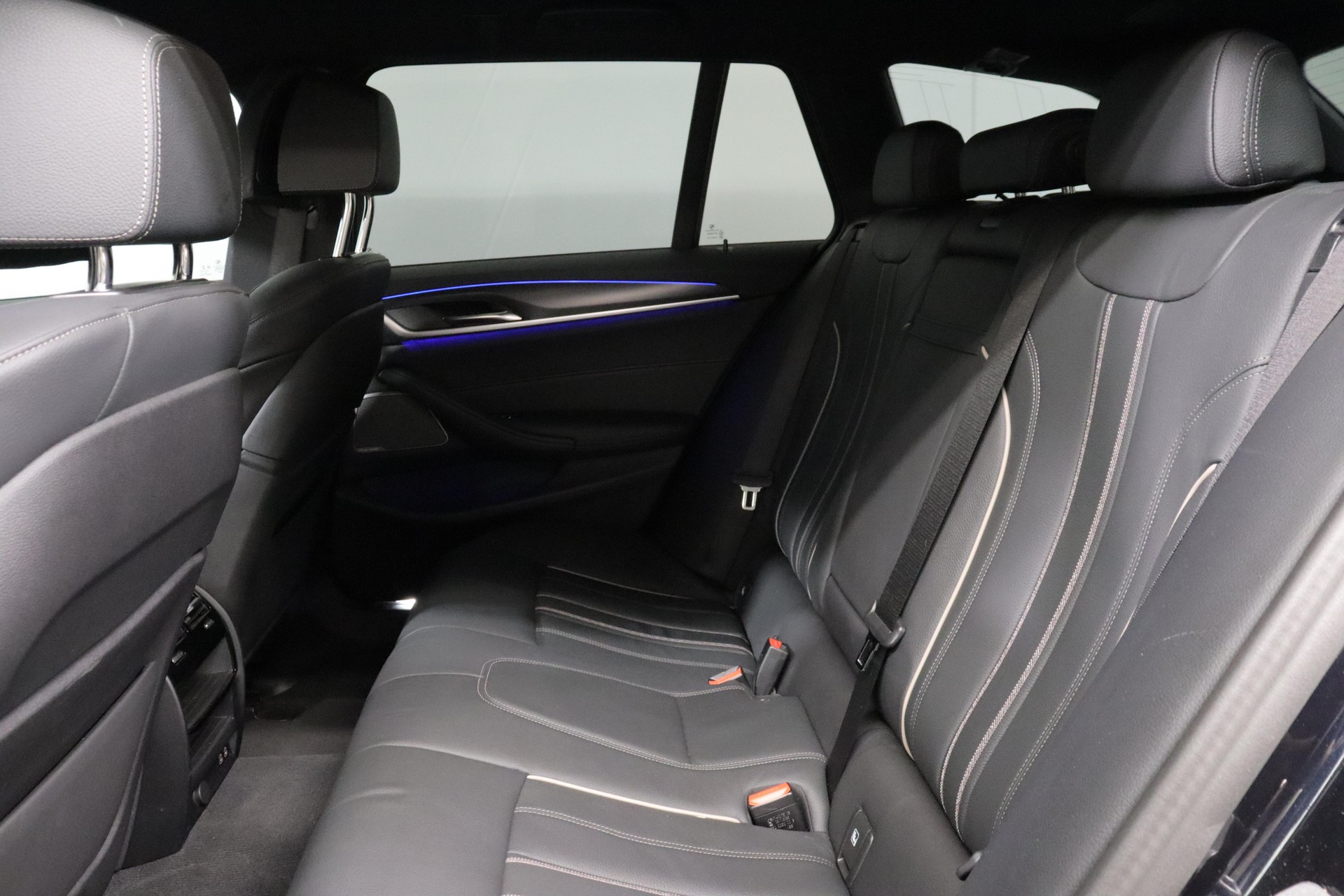 BMW 520d xDrive Touring-image-3