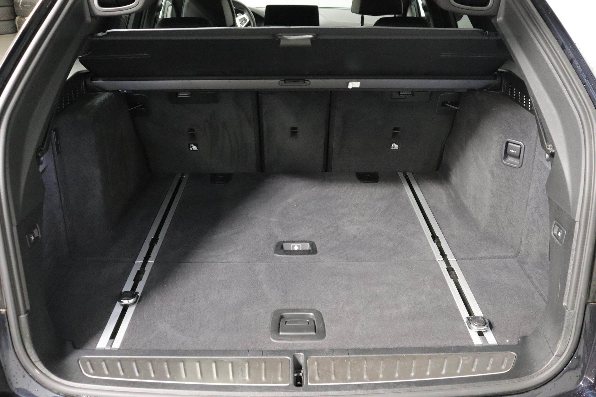 BMW 520d xDrive Touring-image-12