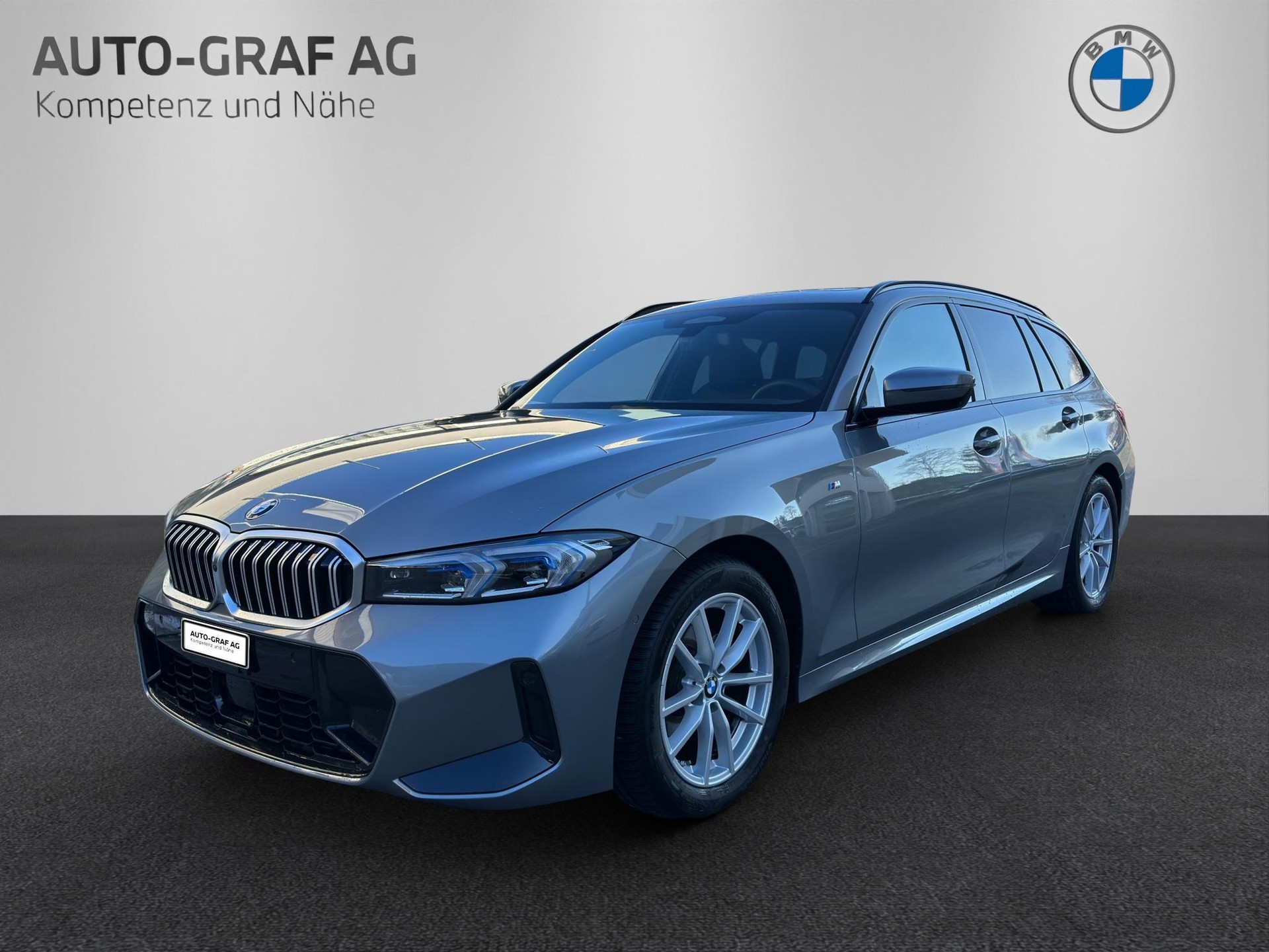 BMW 320d xDrive 48V Touring Steptronic M Sport-image-0