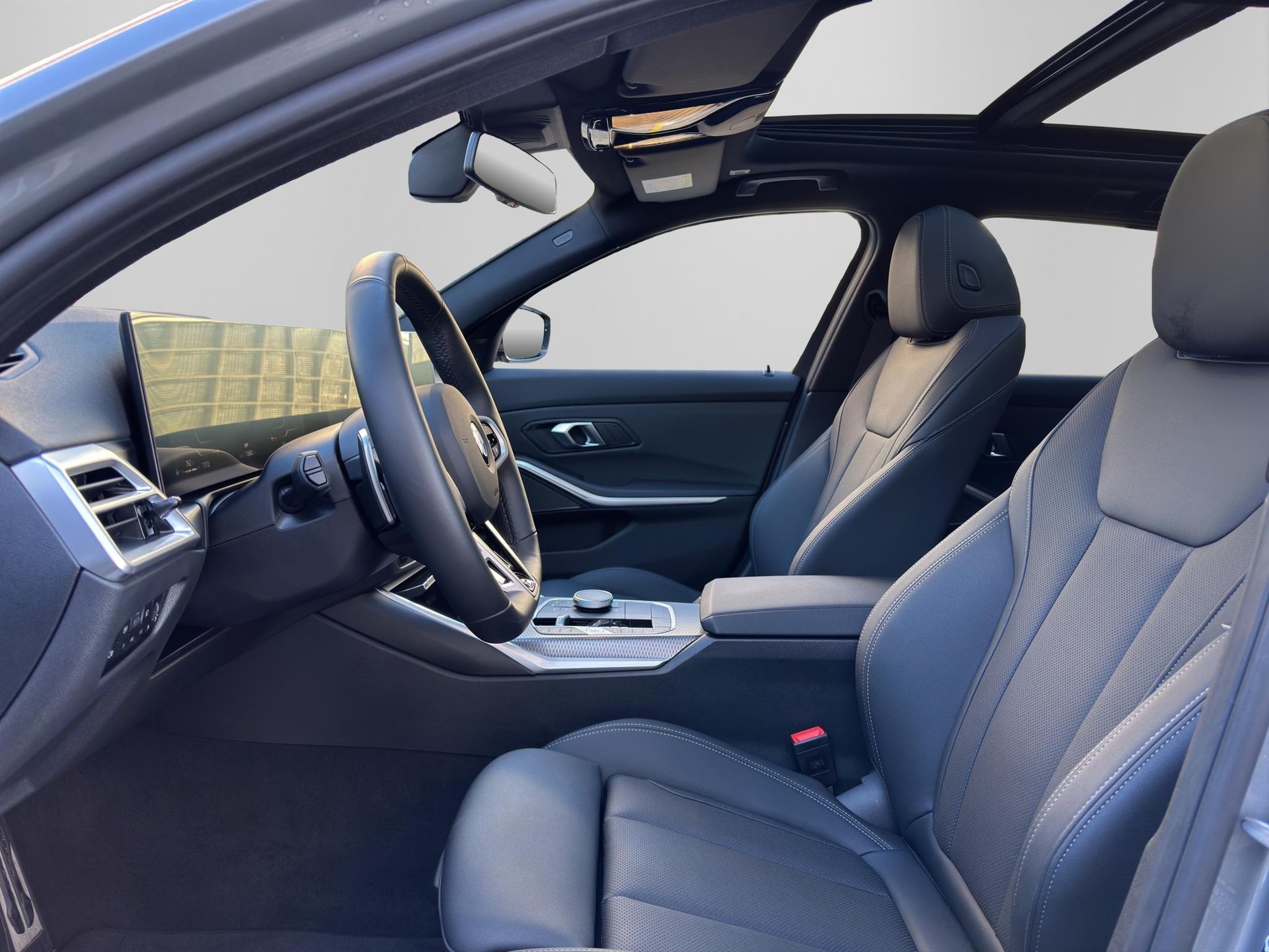 BMW 320d xDrive 48V Touring Steptronic M Sport-image-11
